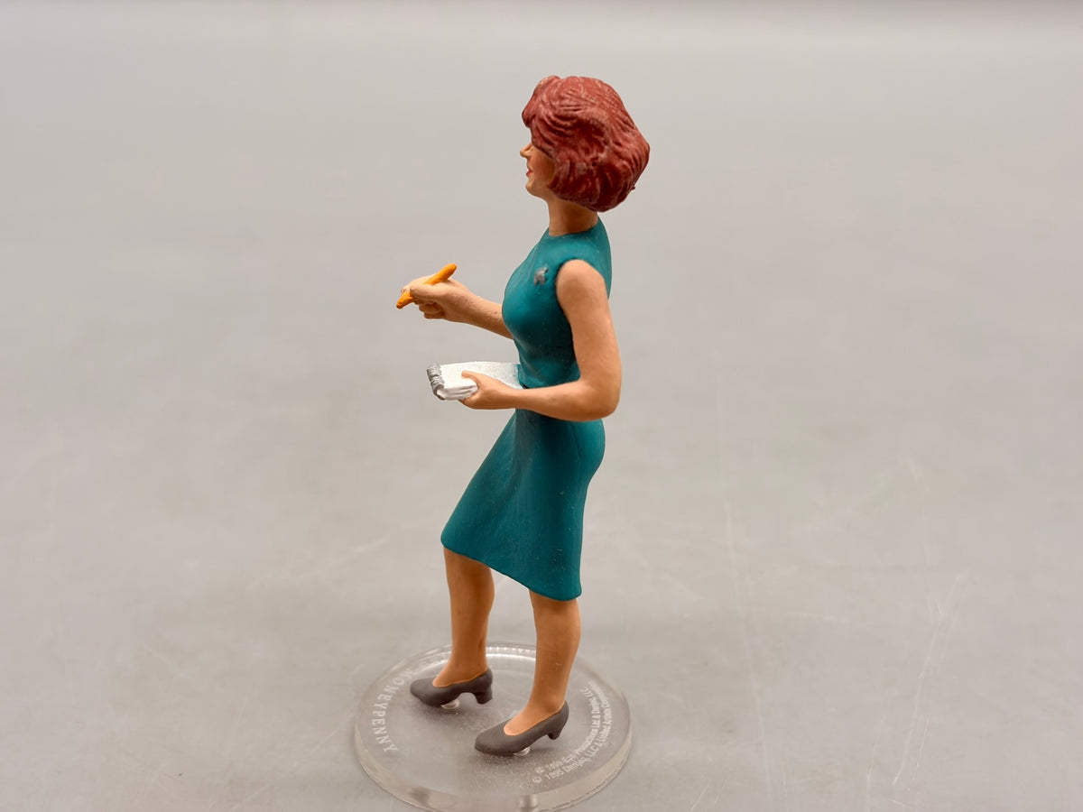 Modellfigur ca85mm Corgi James Bond 007 Miss Moneypenny mit OVP