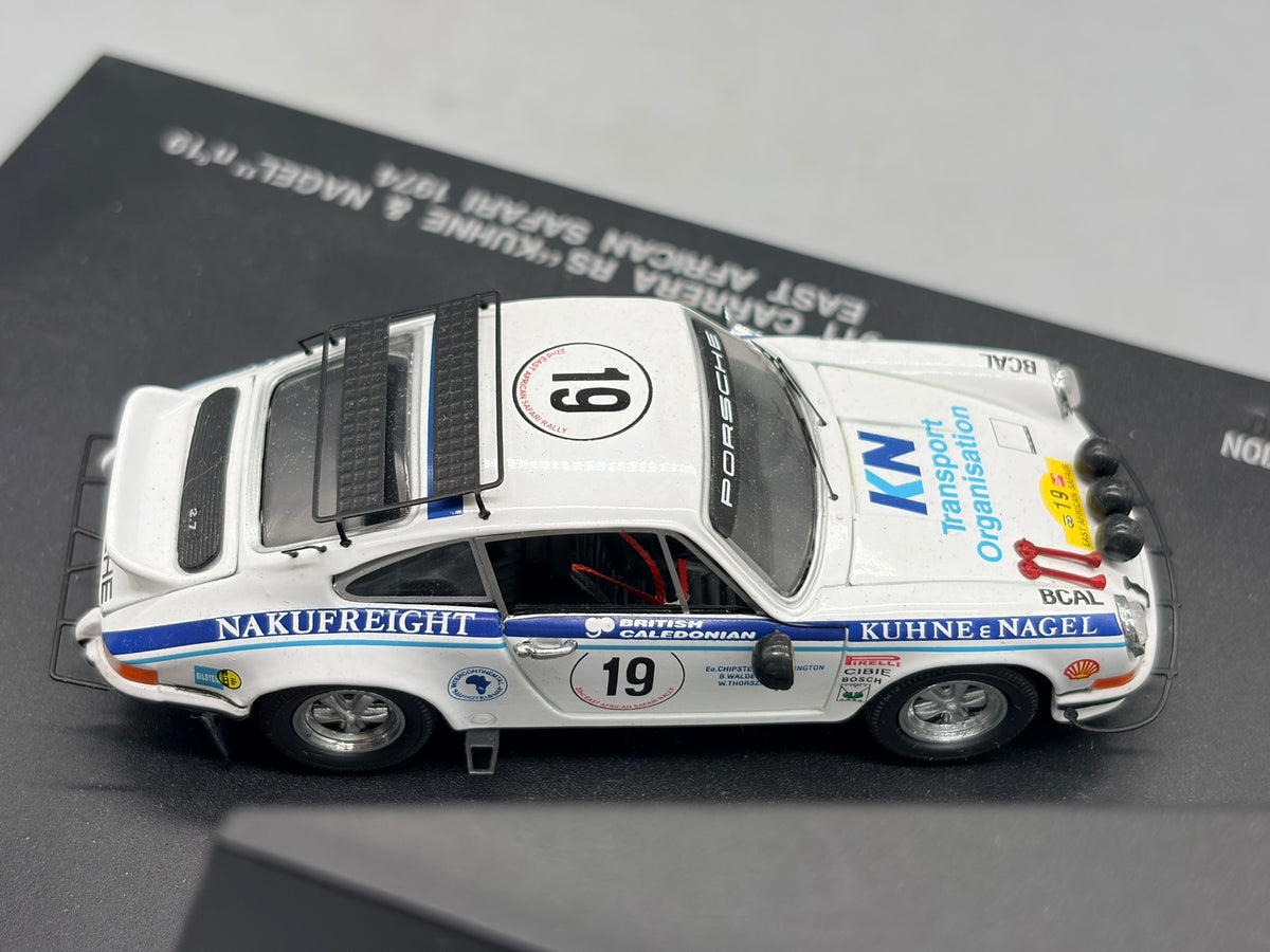 Modellautos 1:43 Universal Hobbies Porsche 911 Carrera RS #19 mit Vitrine