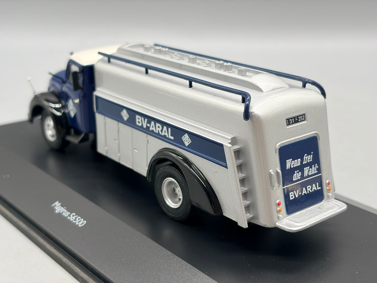 Modellautos 1:43 Schuco Magirus S6500 Tanker BV-Aral mit Vitrine