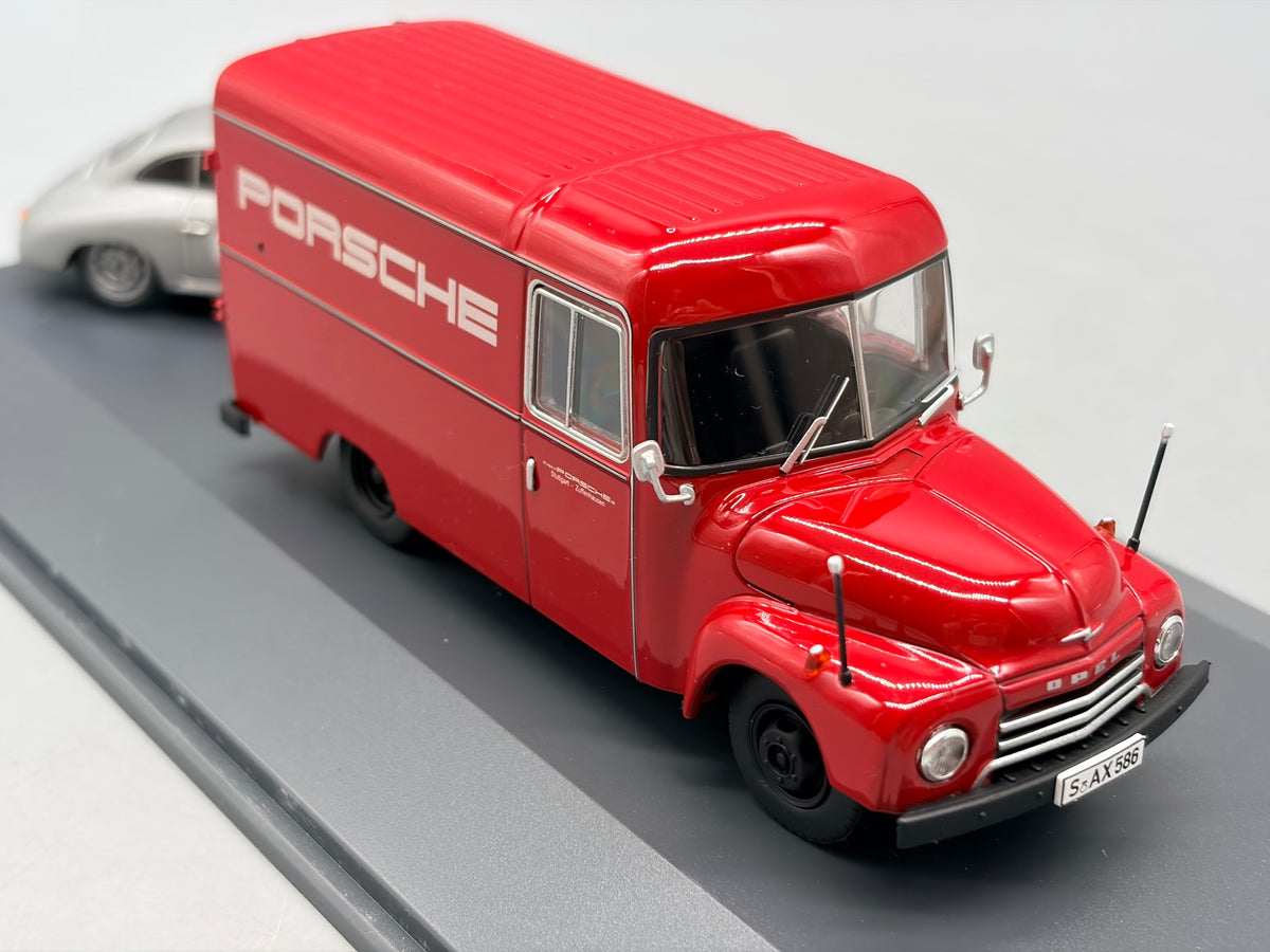 Modellautos 1:43 Schuco Opel Blitz + Porsche 356 mit Vitrine