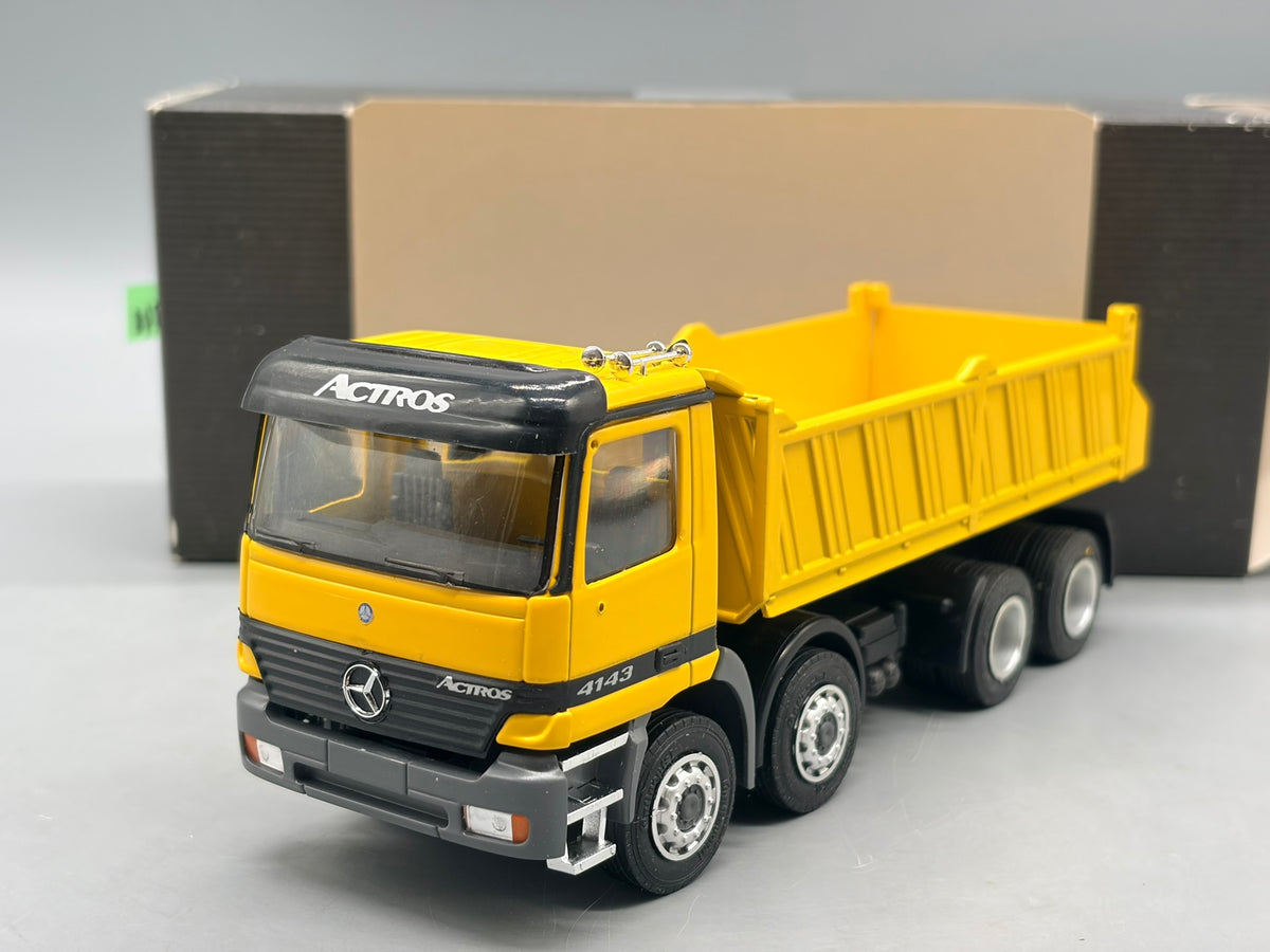 LKW Modell 1:43 NZG mercedes-Benz Actros 4143 Kipper mit OVP