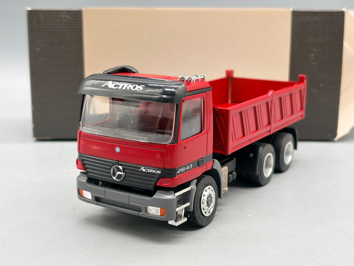 LKW Modell 1:43 NZG Mercedes-Benz Actros 2643 Kipper mit OVP