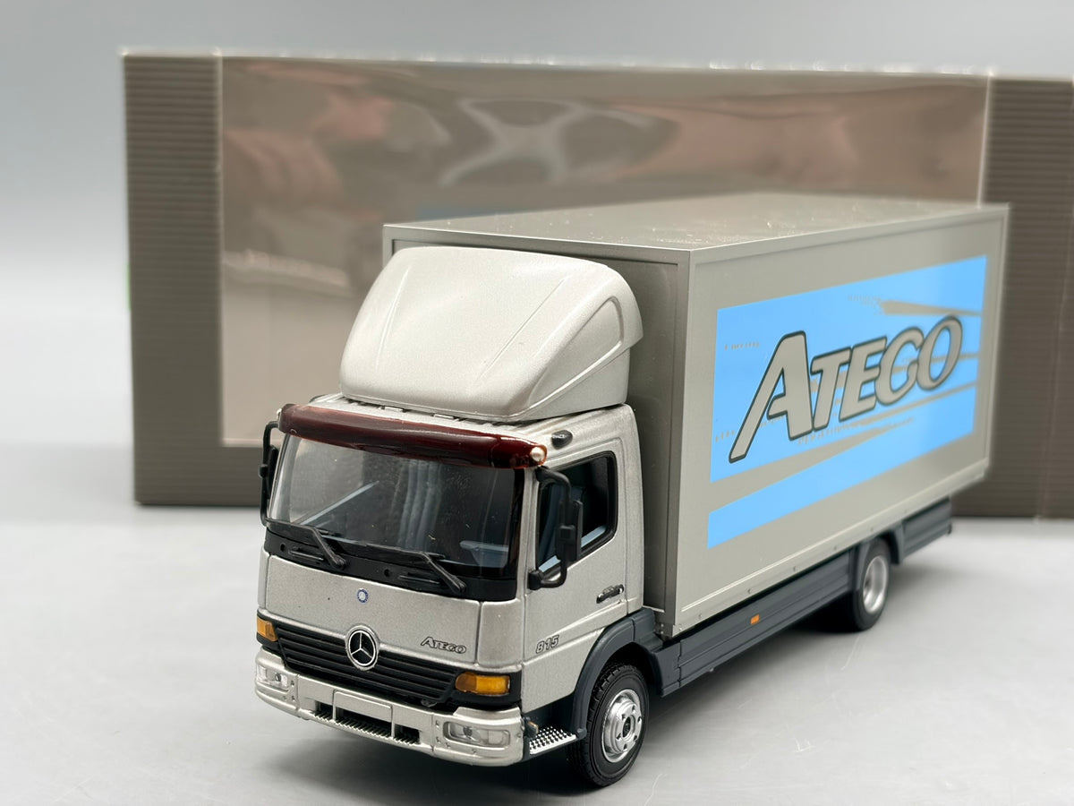 LKW Modell 1:43 Minichamps Mercedes-Benz Atego 815 Kofferaufbau mit OVP