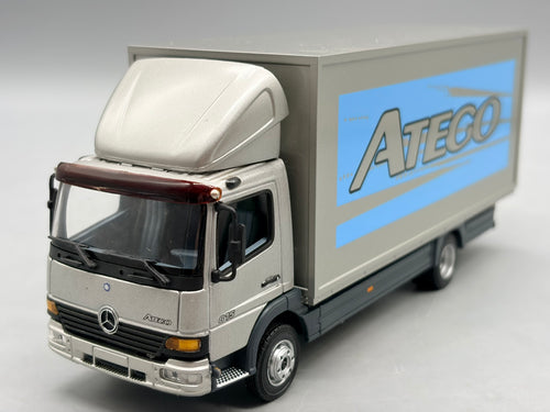 LKW Modell 1:43 Minichamps Mercedes-Benz Atego 815 Kofferaufbau mit OVP
