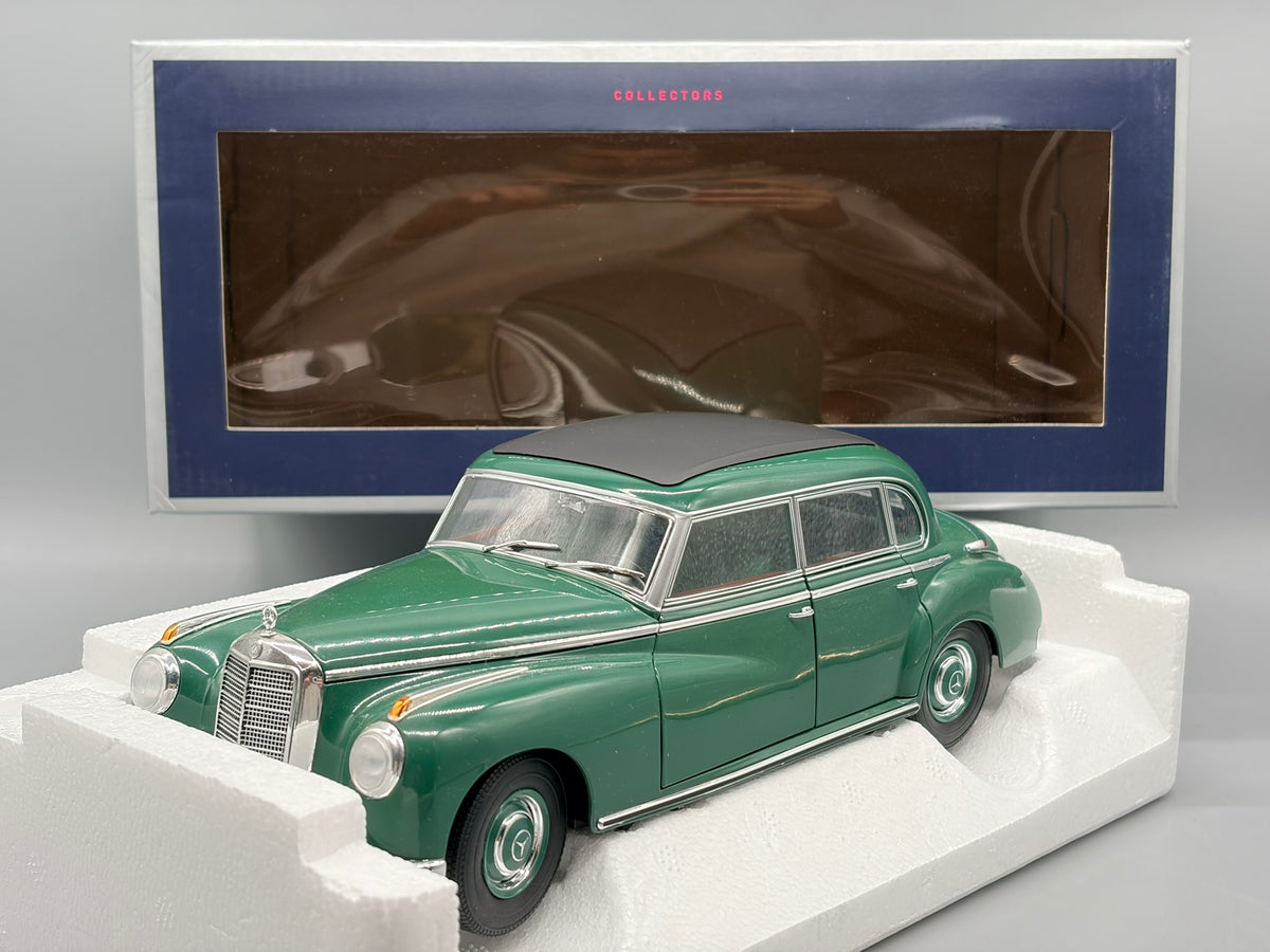 Modellautos 1:18 Norev Mercedes-Benz 300 W186 / Adenauer mit OVP