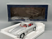Modellautos 1:18 Norev Mercedes-Benz 300 SL mit OVP