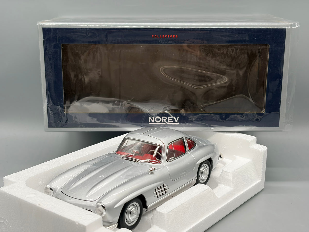 Modellautos 1:18 Norev Mercedes-Benz 300 SL mit OVP