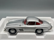 Modellautos 1:18 Norev Mercedes-Benz 300 SL mit OVP