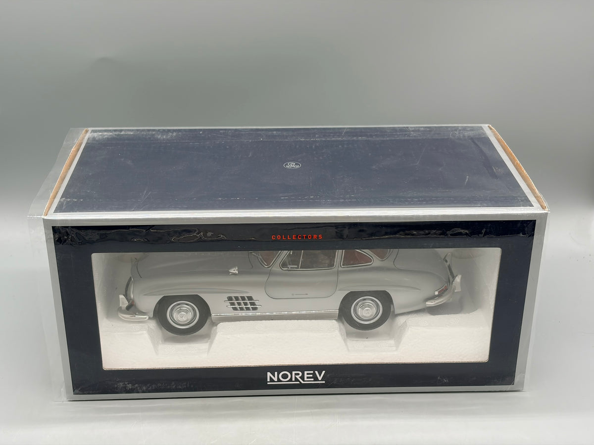 Modellautos 1:18 Norev Mercedes-Benz 300 SL mit OVP