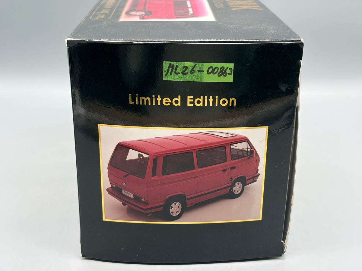 Modellautos 1:18 KK Scale VW T3 Multivan Redstar mit OVP