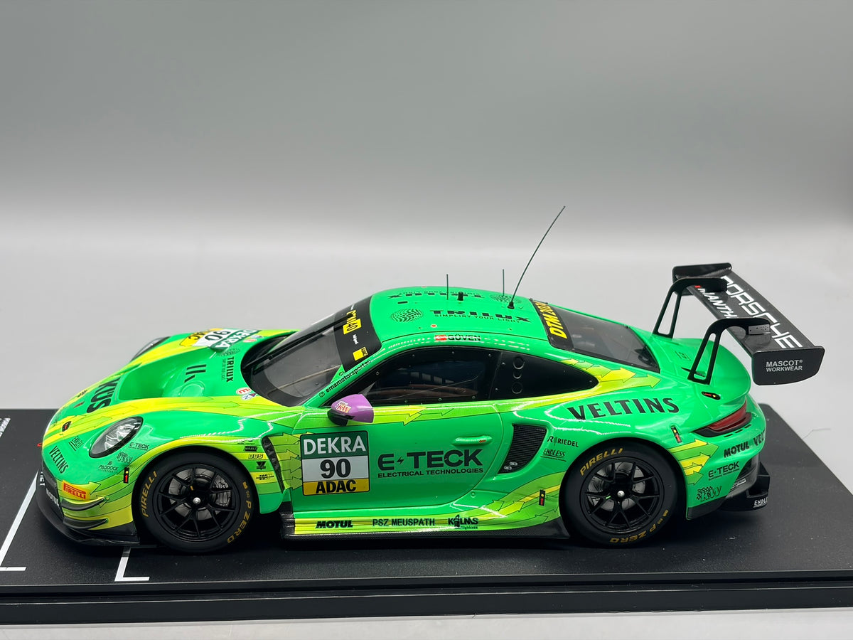 Modellautos 1:18 IXO Porsche GT3 R DTM 2024 A.Güven #90 mit OVP