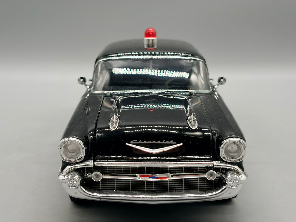 Modellautos 1:18 Highway61 Chevrolet 150 Sedan Kentucky State Police mit OVP