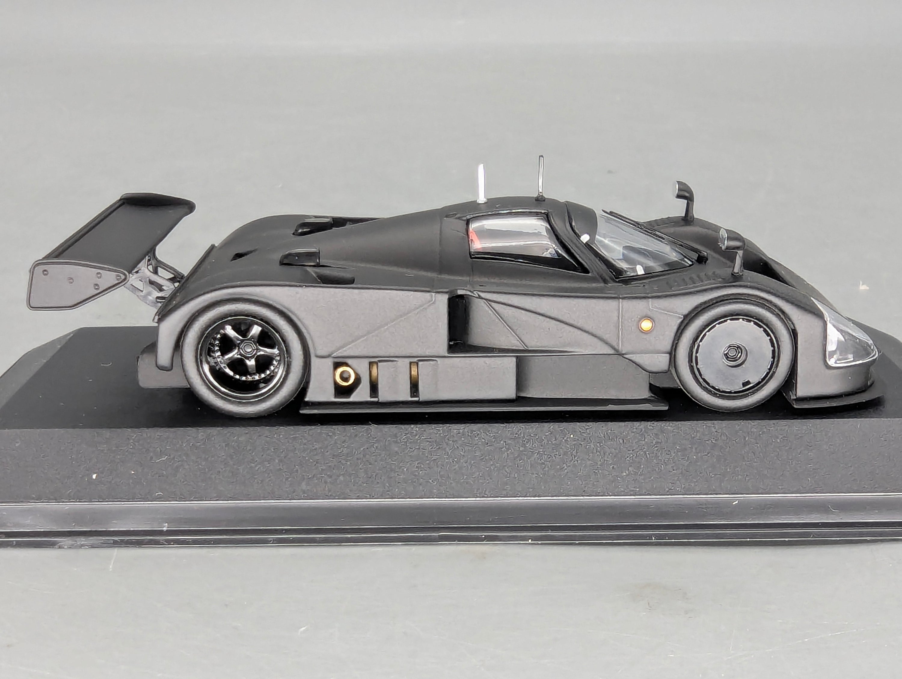 Modellautos 1:43 Minichamps Mazda 787B Homologation Black OVP