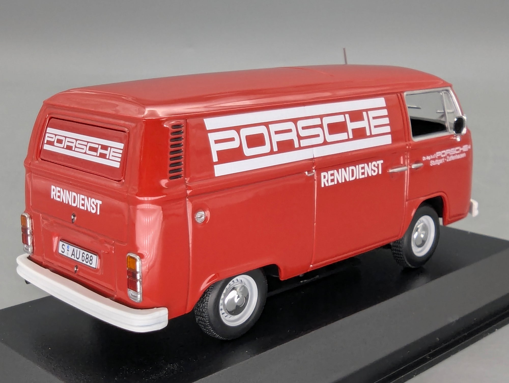 Modelos de coches 1:43 Minichamps Volkswagen VW T2 Transporter Porsche Rojo con embalaje original