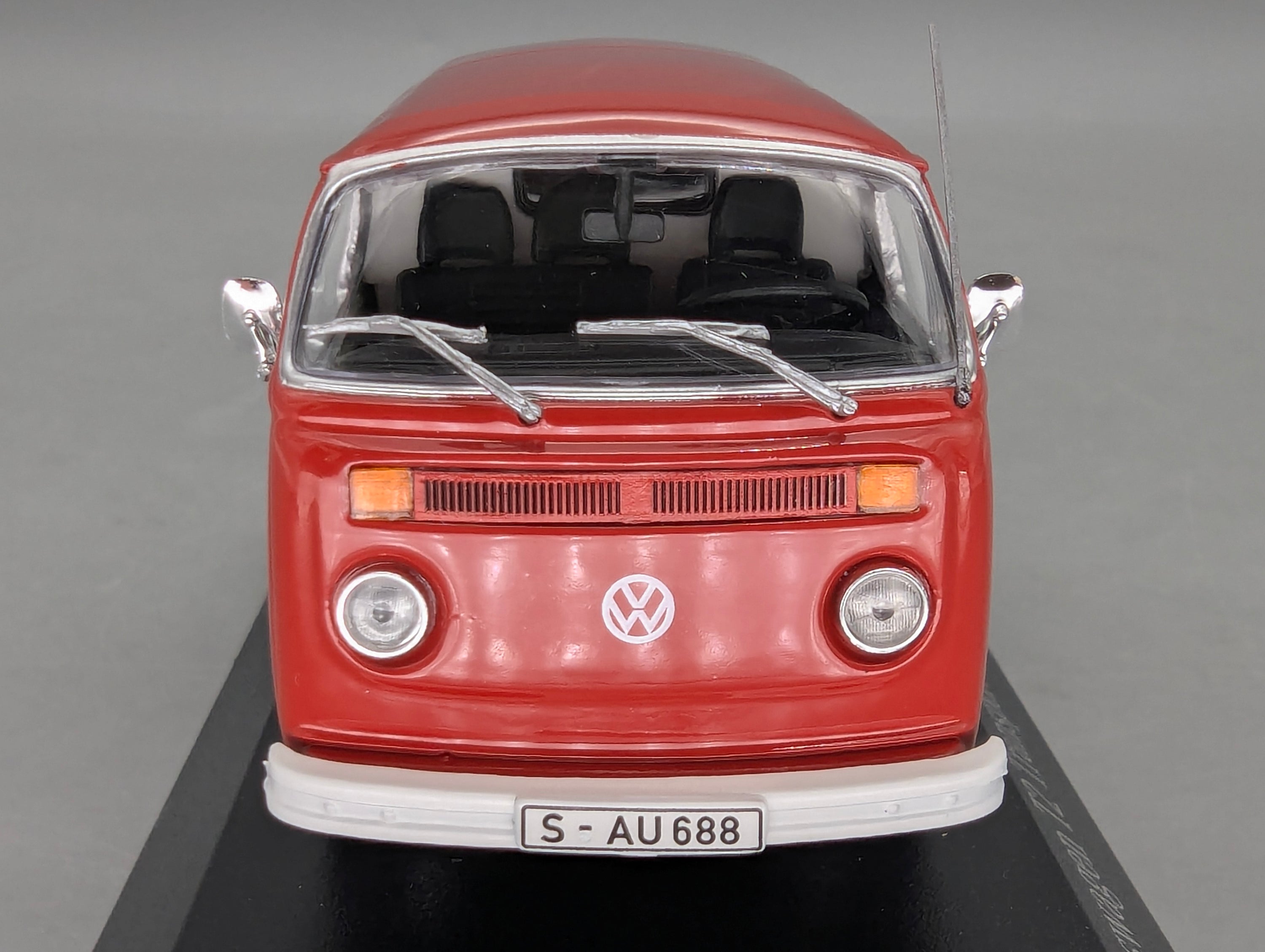 Modelos de coches 1:43 Minichamps Volkswagen VW T2 Transporter Porsche Rojo con embalaje original