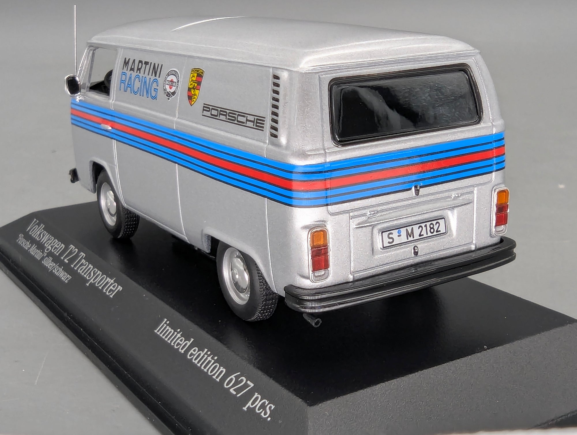 Coches a escala 1:43 Minichamps Volkswagen VW T2 Transporter Porsche Martini Plata con embalaje original