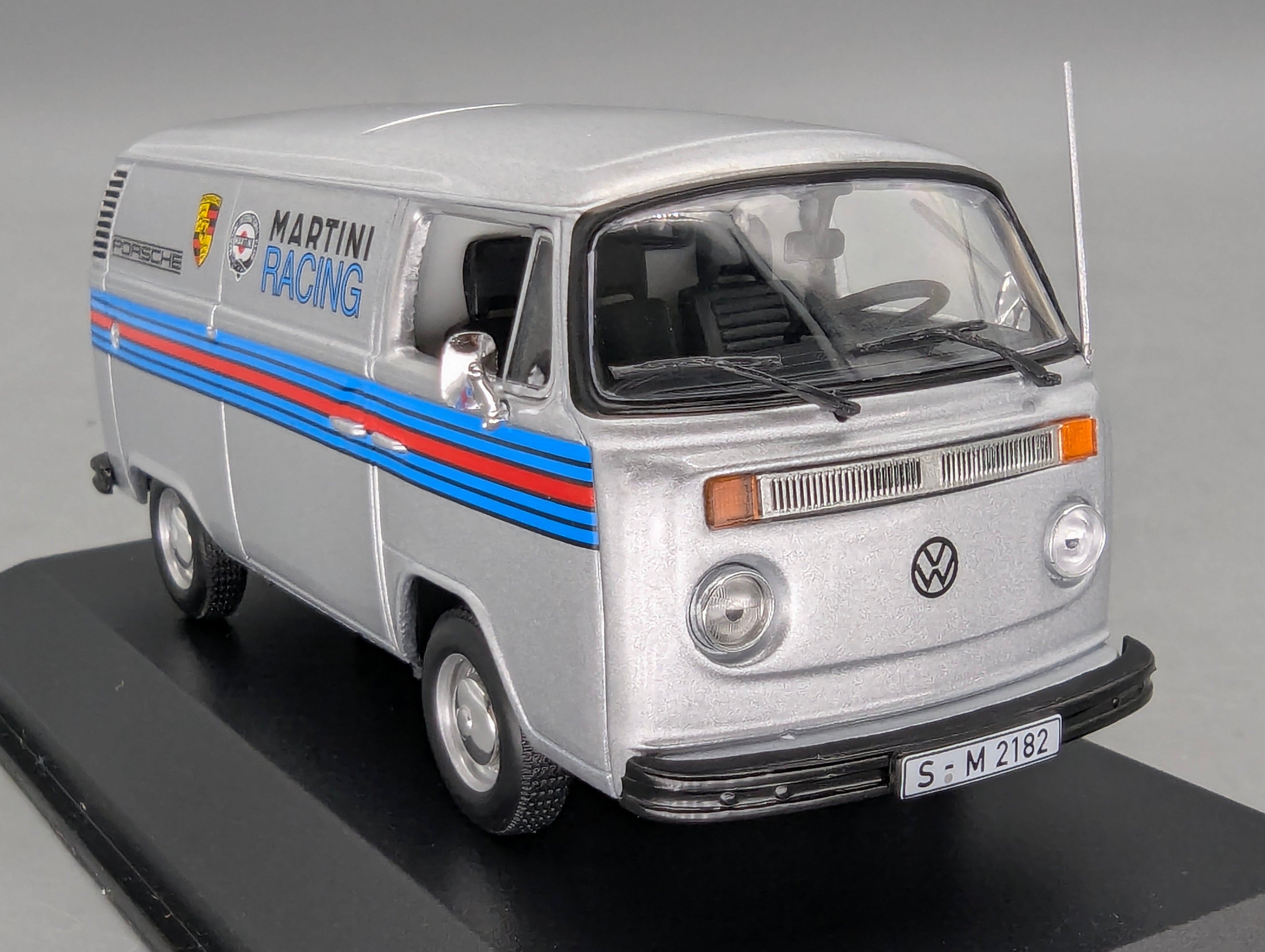 Modellautos 1:43 Minichamps Volkswagen VW T2 Transporter Porsche Martini Silber mit OVP
