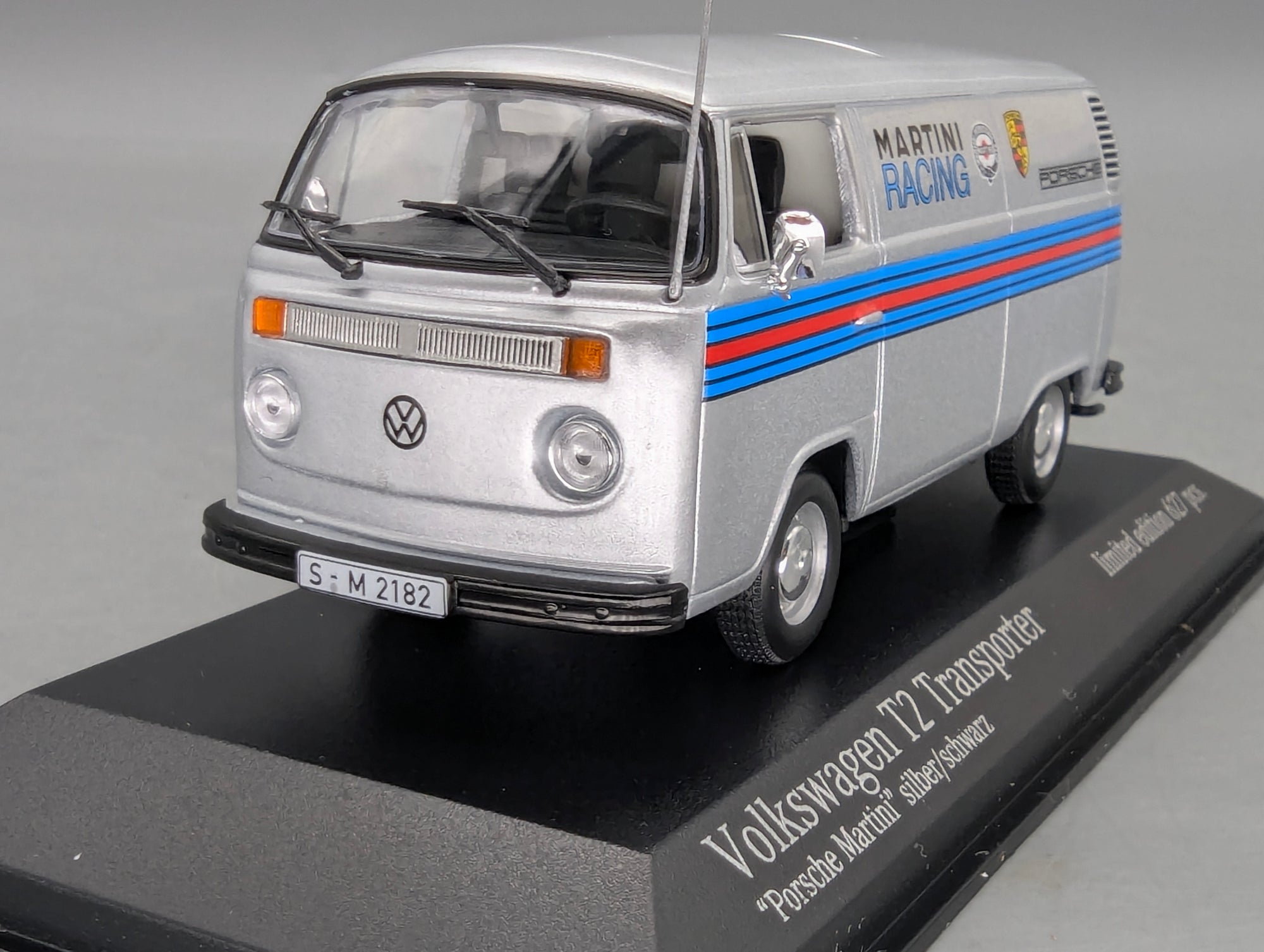 Coches a escala 1:43 Minichamps Volkswagen VW T2 Transporter Porsche Martini Plata con embalaje original