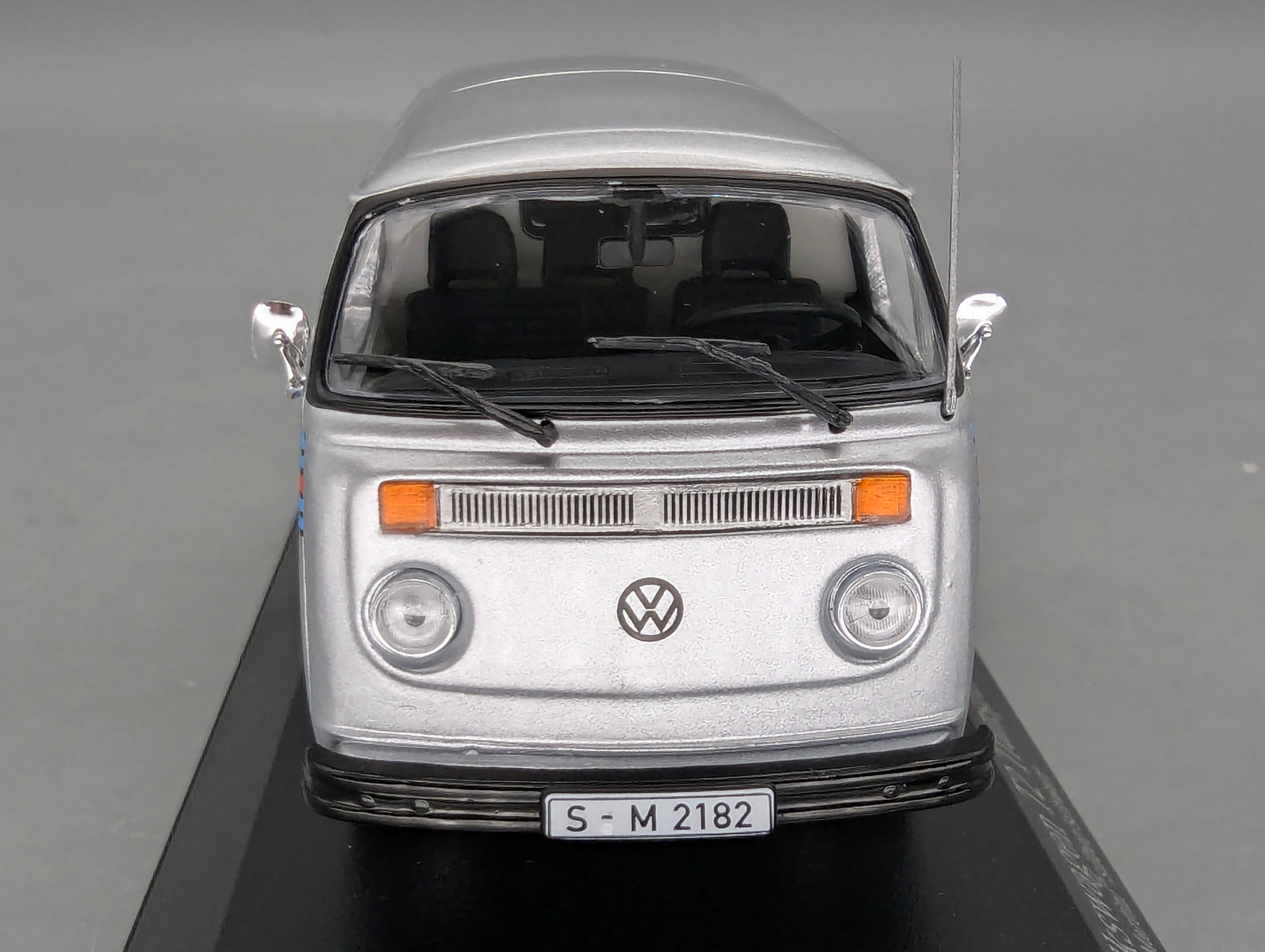 Coches a escala 1:43 Minichamps Volkswagen VW T2 Transporter Porsche Martini Plata con embalaje original
