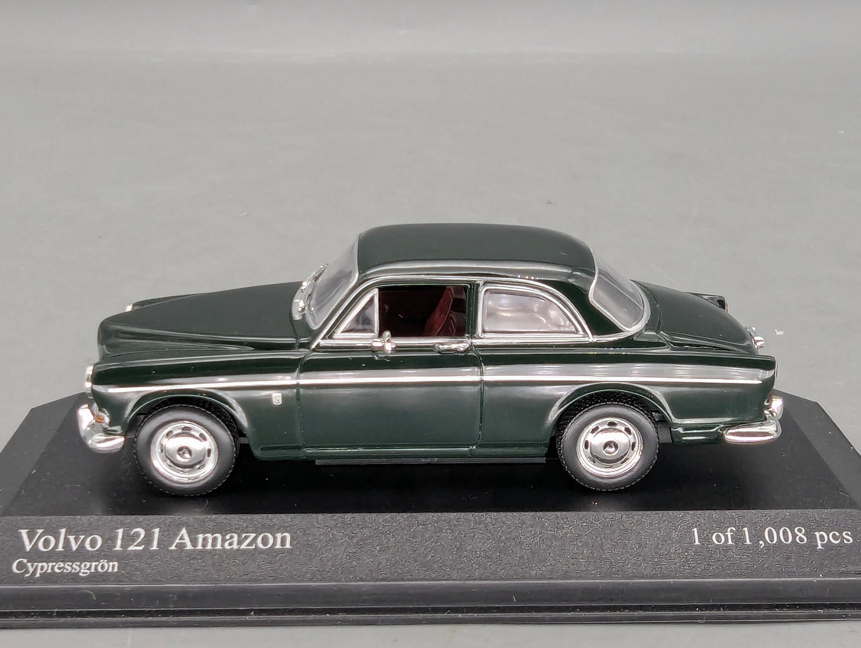 Modelos de coches 1:43 Minichamps Volvo 121 Amazon Sedán 1966 Verde oscuro con embalaje original