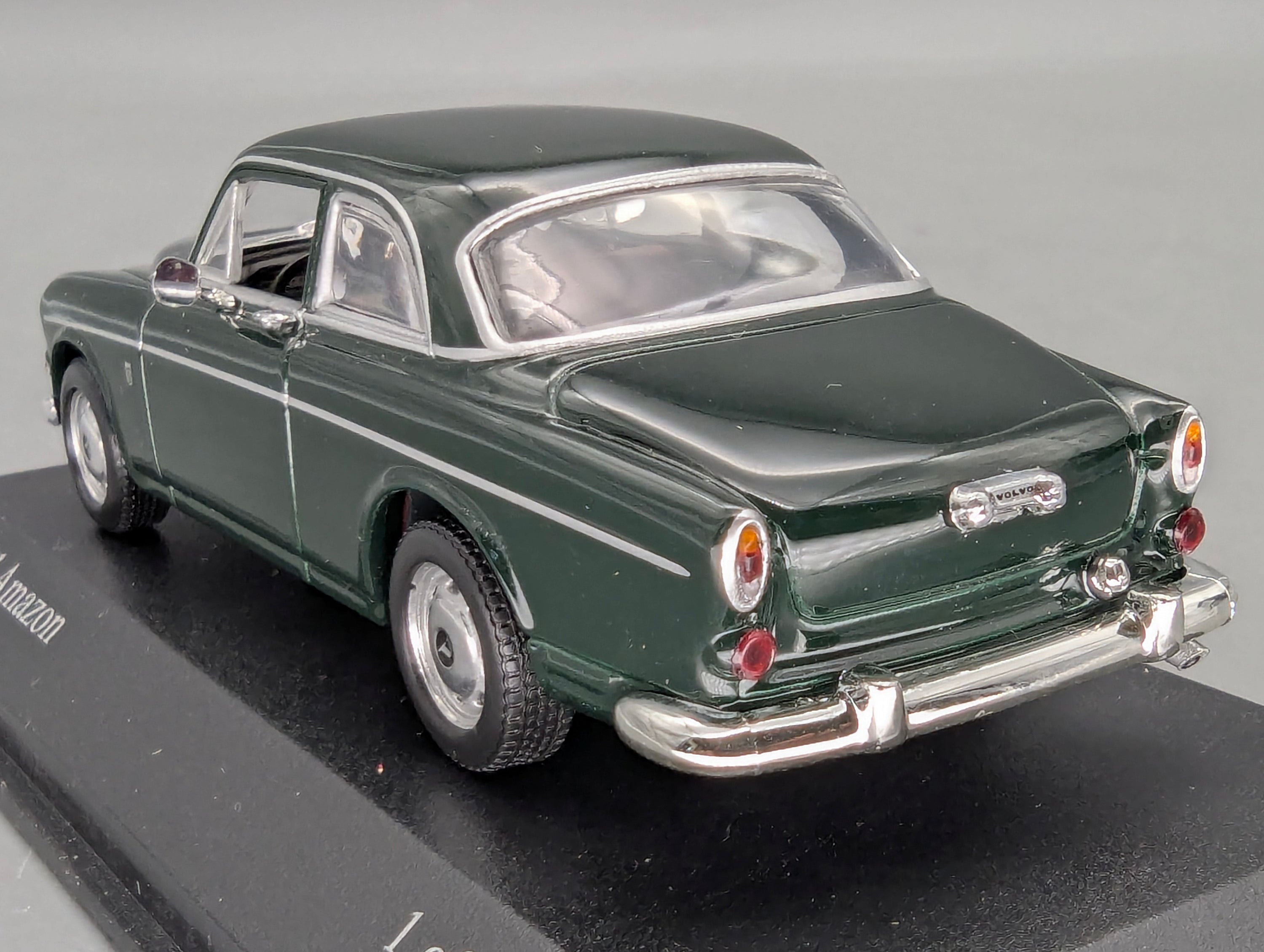 Modelos de coches 1:43 Minichamps Volvo 121 Amazon Sedán 1966 Verde oscuro con embalaje original