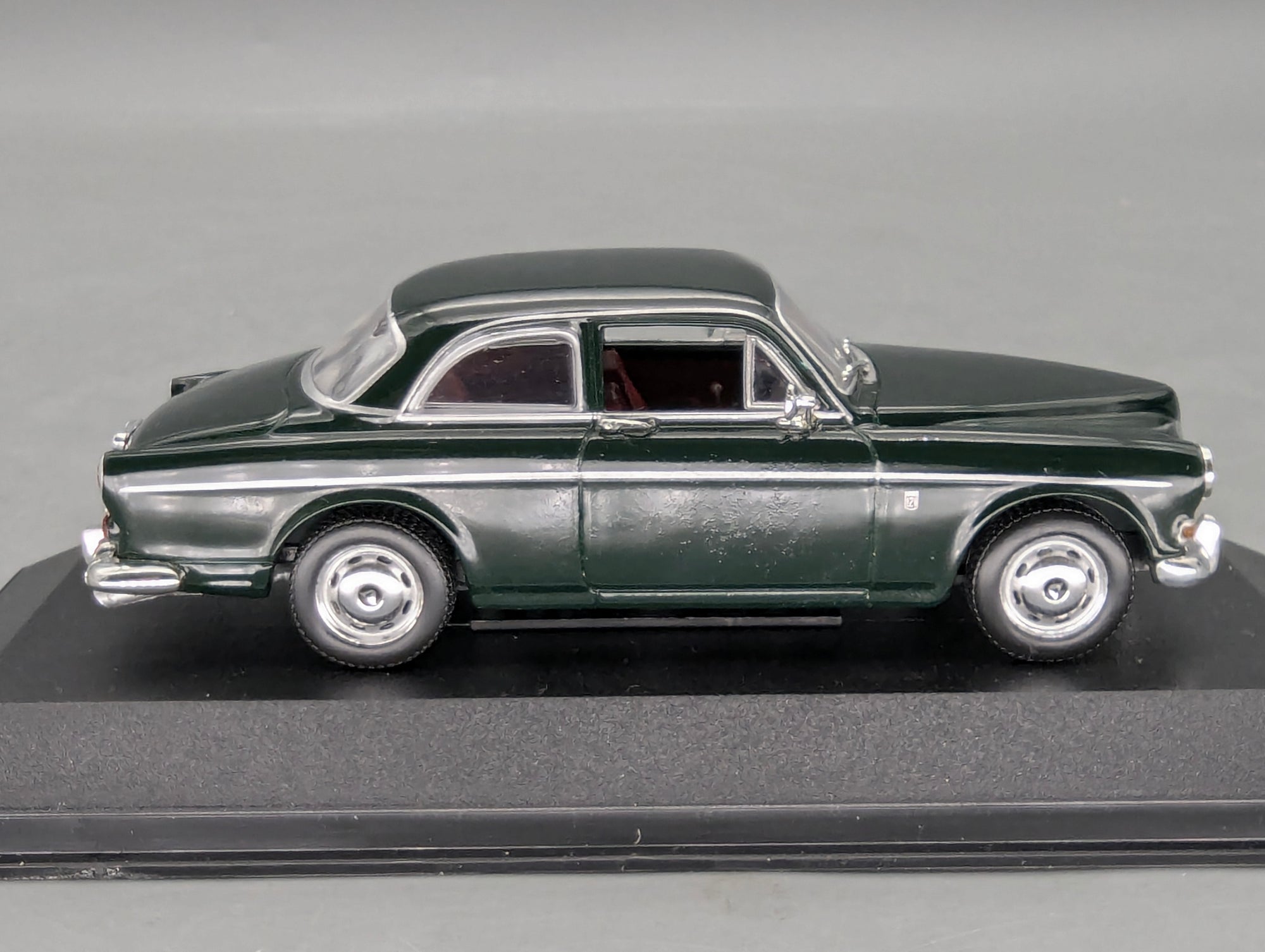 Modelos de coches 1:43 Minichamps Volvo 121 Amazon Sedán 1966 Verde oscuro con embalaje original