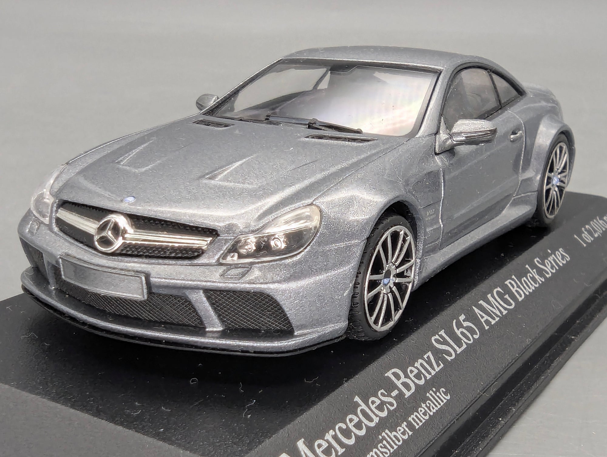 Coches en miniatura 1:43 Minichamps Mercedes Benz SL65 AMG Black Series Plata con embalaje original
