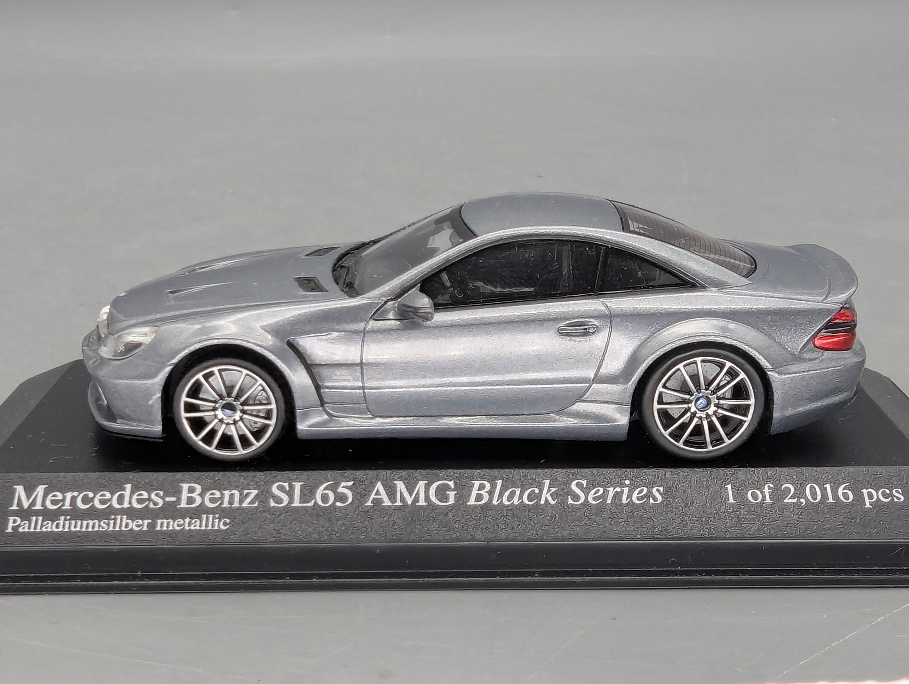 Coches en miniatura 1:43 Minichamps Mercedes Benz SL65 AMG Black Series Plata con embalaje original