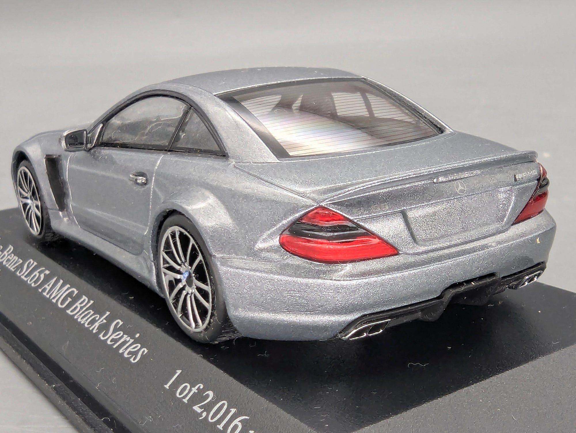Coches en miniatura 1:43 Minichamps Mercedes Benz SL65 AMG Black Series Plata con embalaje original