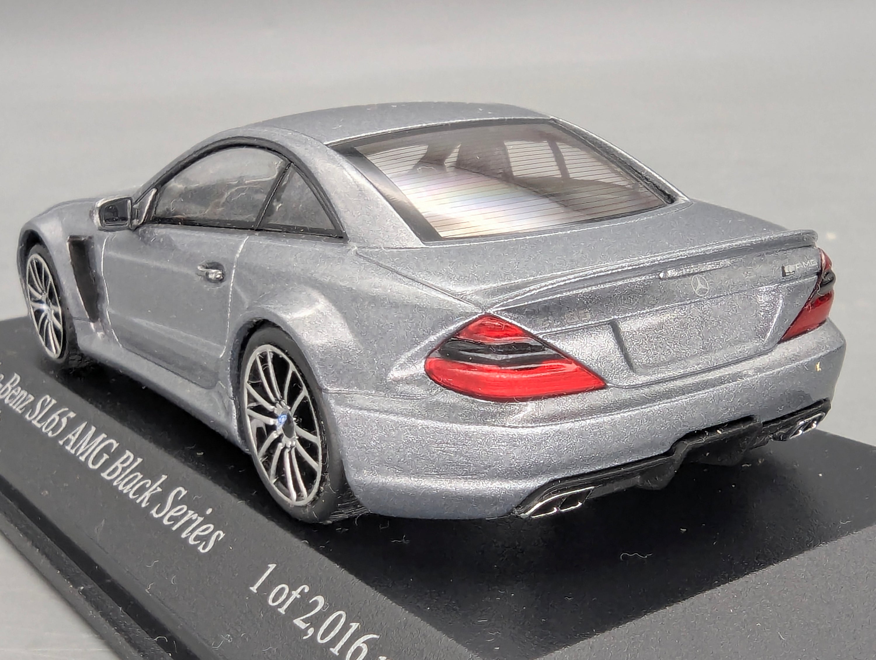Coches en miniatura 1:43 Minichamps Mercedes Benz SL65 AMG Black Series Plata con embalaje original
