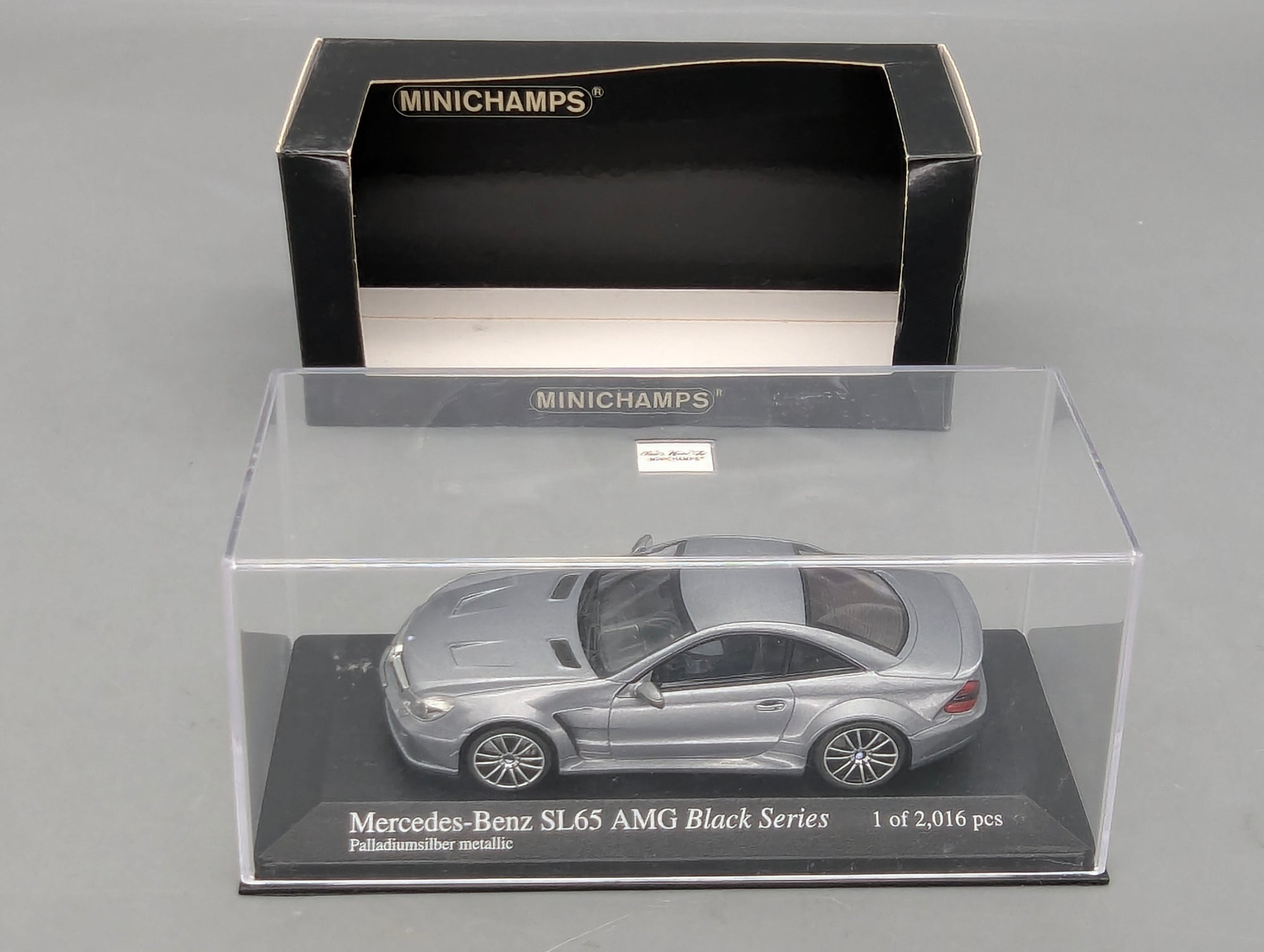 Coches en miniatura 1:43 Minichamps Mercedes Benz SL65 AMG Black Series Plata con embalaje original