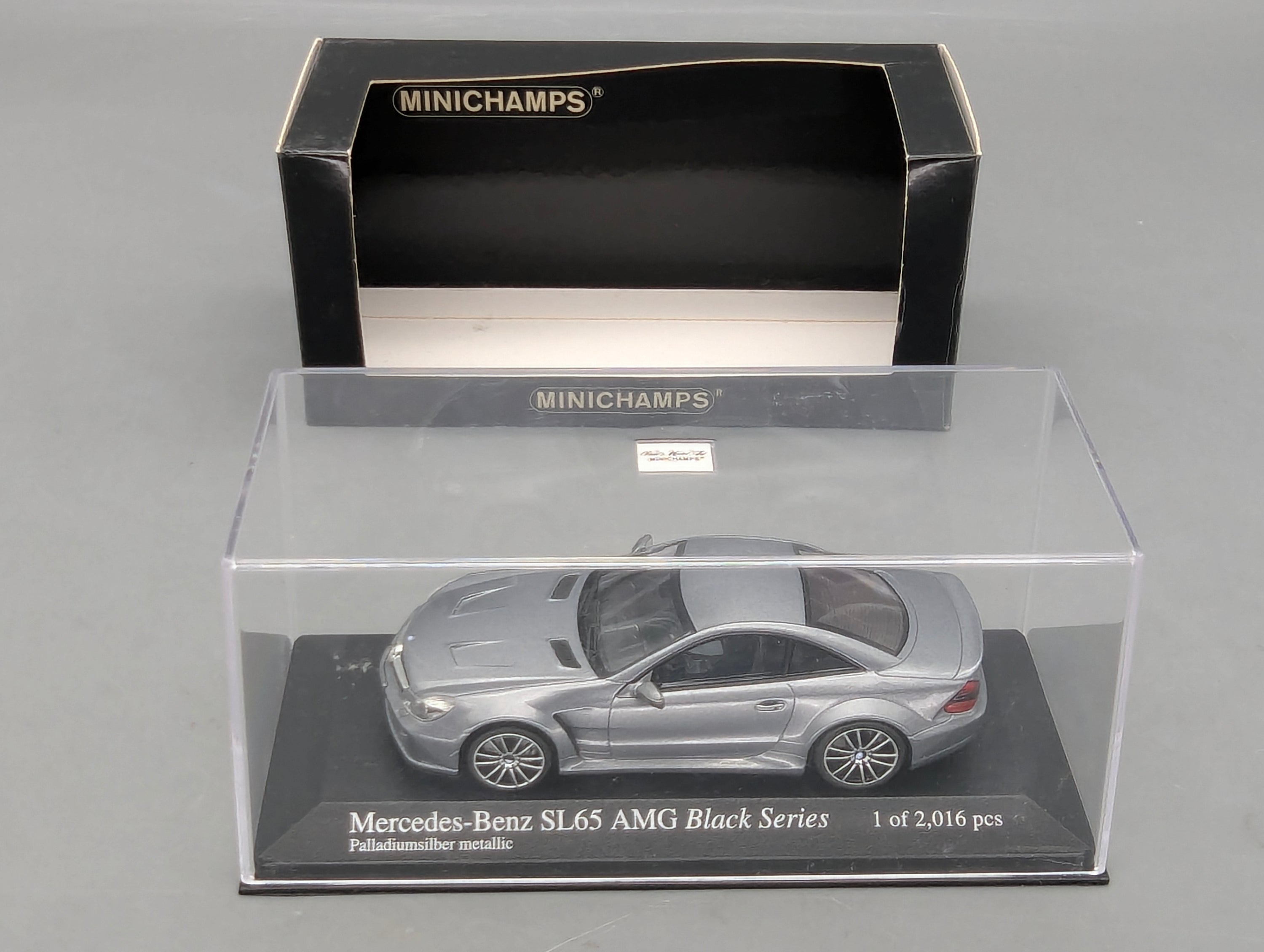 Coches en miniatura 1:43 Minichamps Mercedes Benz SL65 AMG Black Series Plata con embalaje original