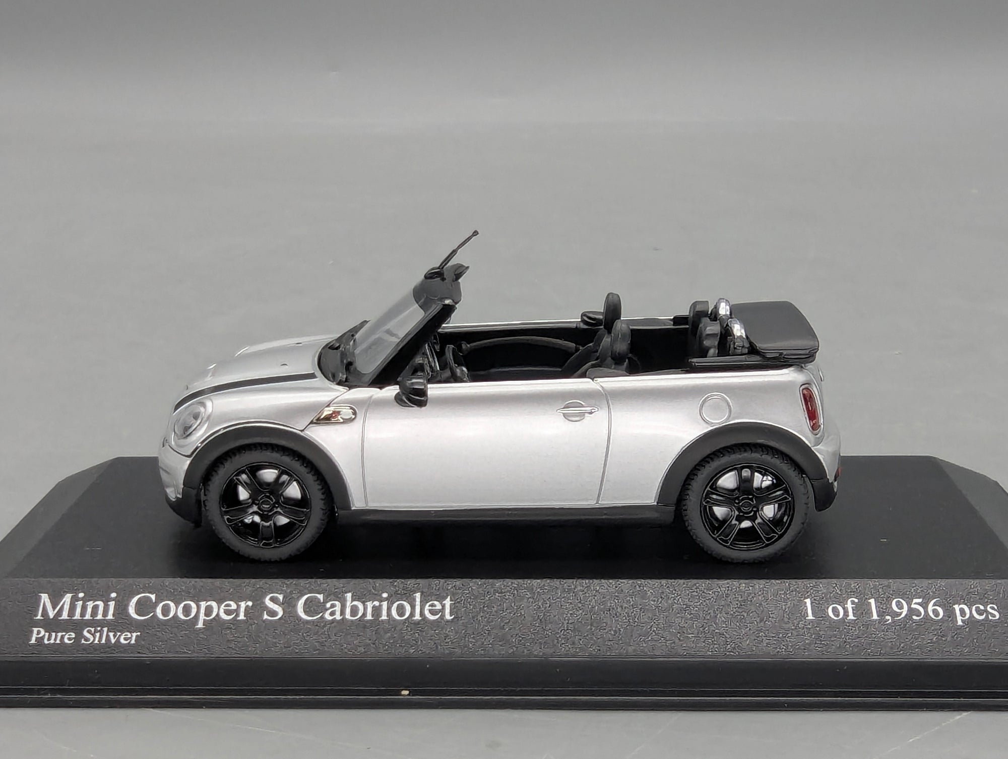 Modellautos 1:43 Minichamps Mini Cooper S Cabriolet 2009 Silber mit OVP