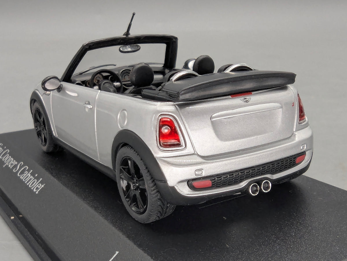 Modellautos 1:43 Minichamps Mini Cooper S Cabriolet 2009 Silber mit OVP