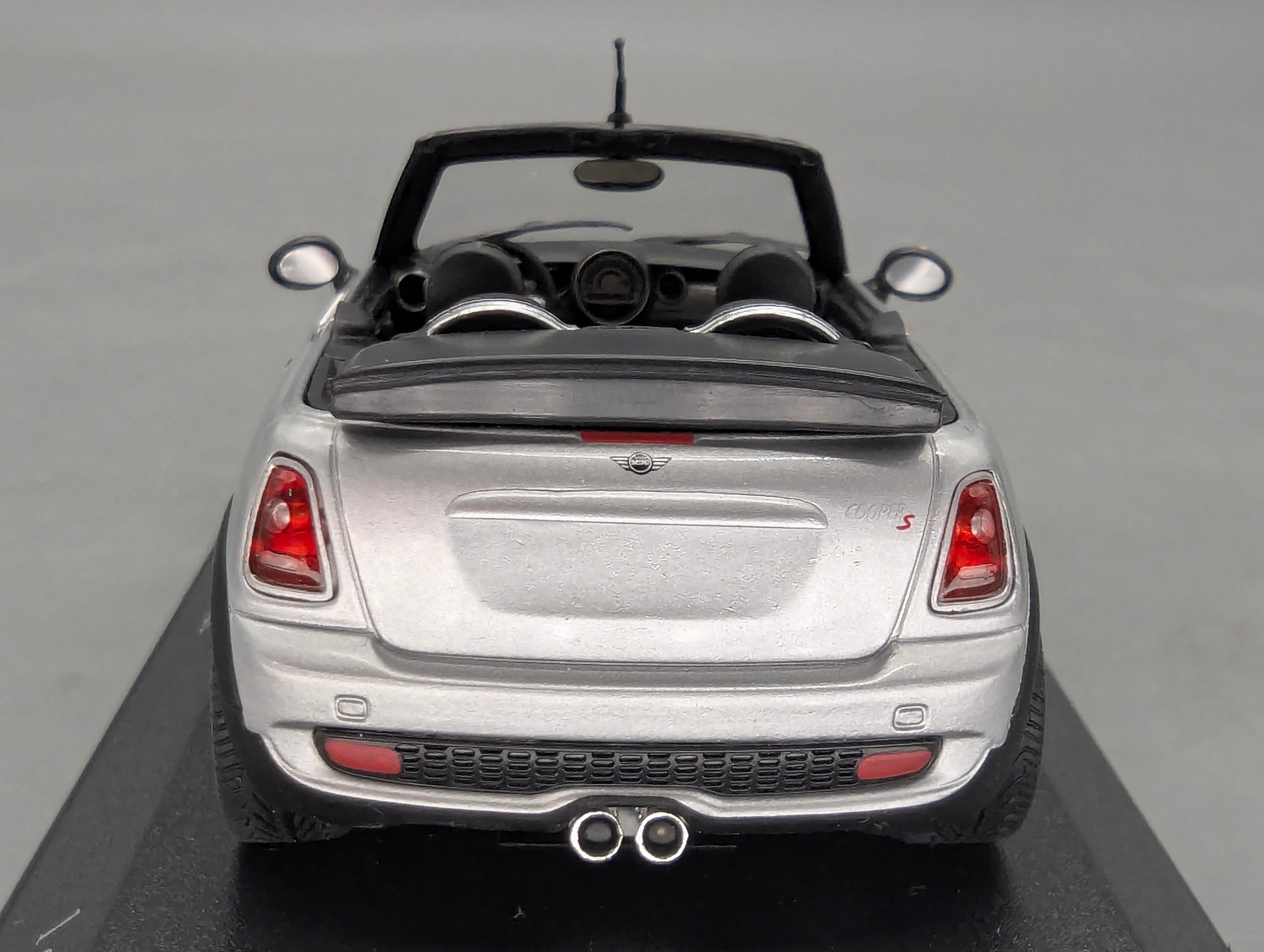 Modellautos 1:43 Minichamps Mini Cooper S Cabriolet 2009 Silber mit OVP