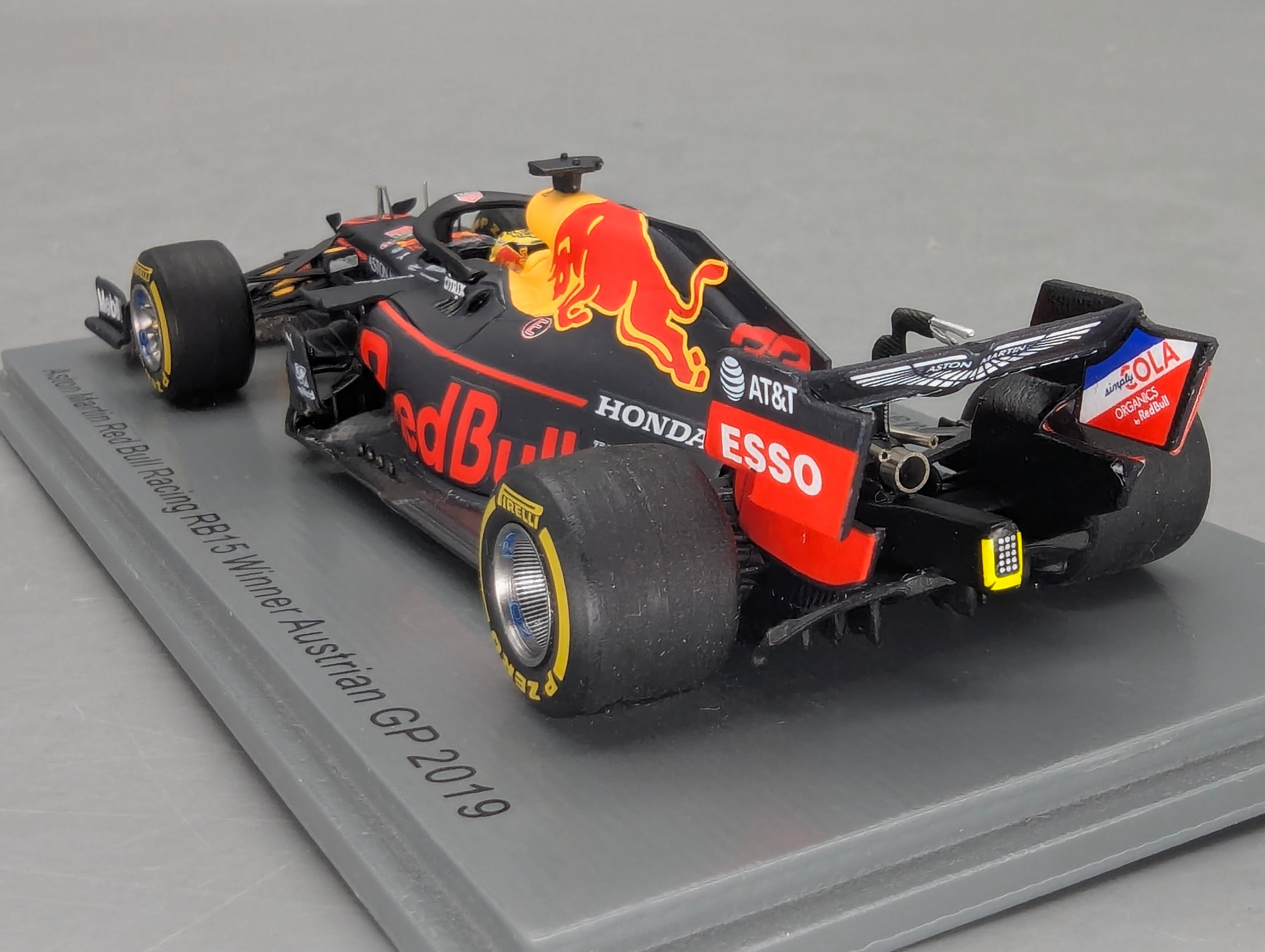 Coches a escala 1:43 Spark S6088 Aston Martin RB 15 GANADOR GP Austria 2019 #33 Verstappen embalaje original