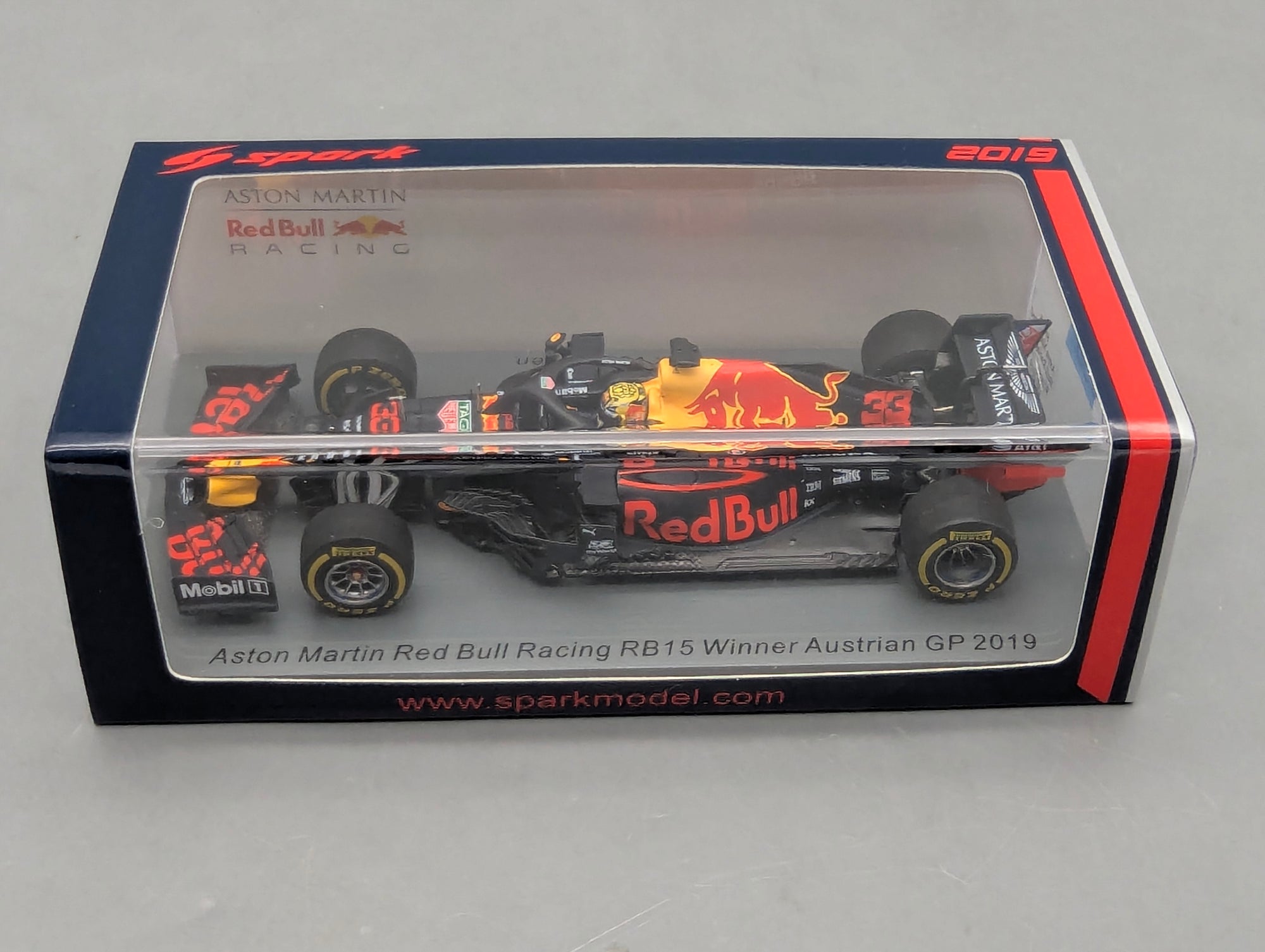 Coches a escala 1:43 Spark S6088 Aston Martin RB 15 GANADOR GP Austria 2019 #33 Verstappen embalaje original