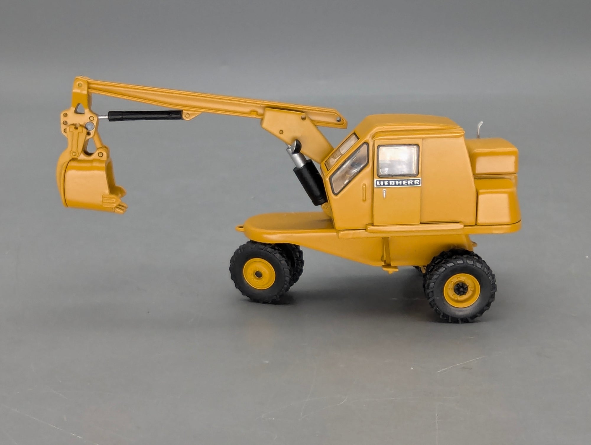 Bagger Modell 1:50 NZG 538 Liebherr L300 "der erste Mobilbagger" mit OVP