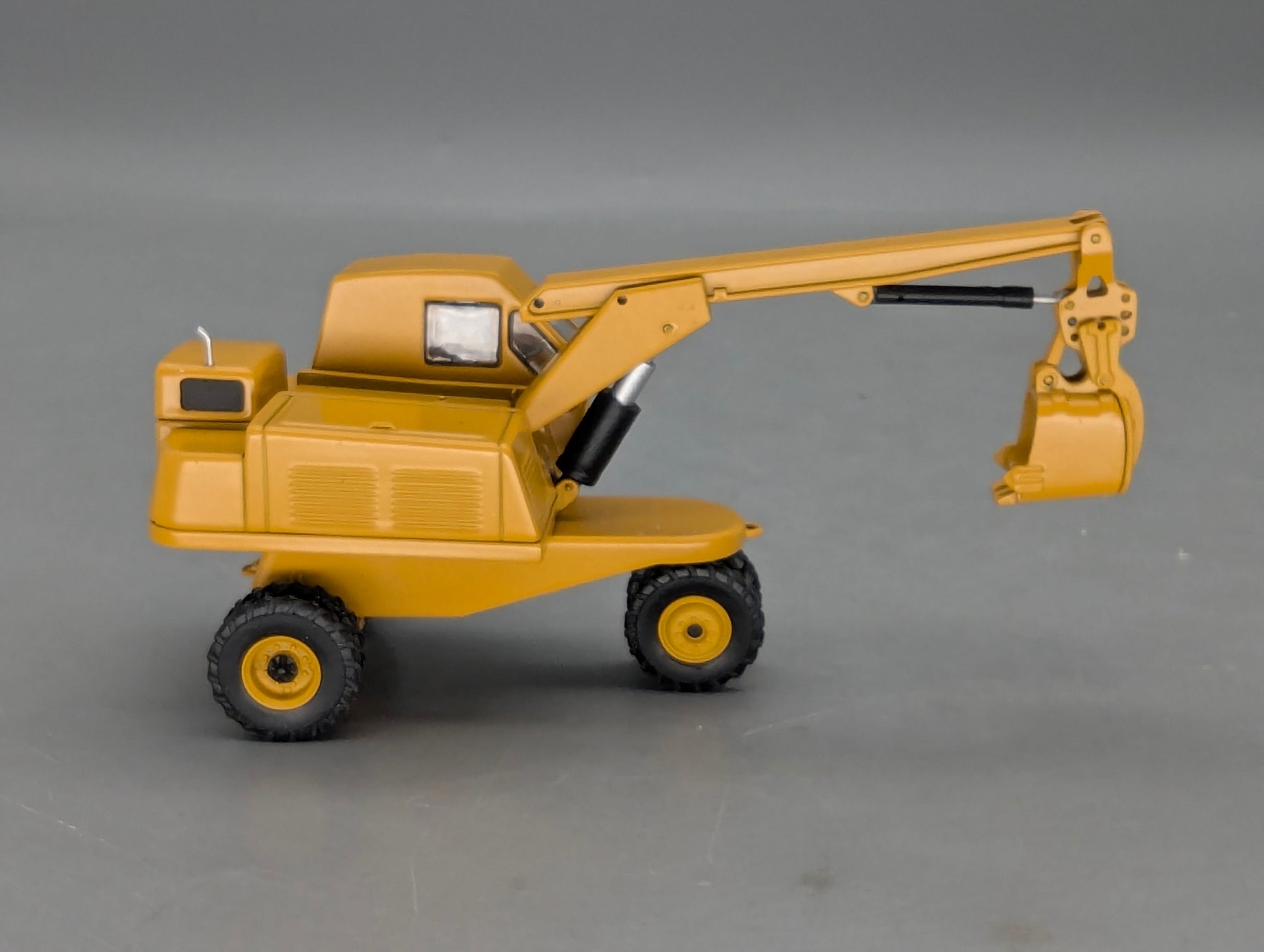 Bagger Modell 1:50 NZG 538 Liebherr L300 "der erste Mobilbagger" mit OVP