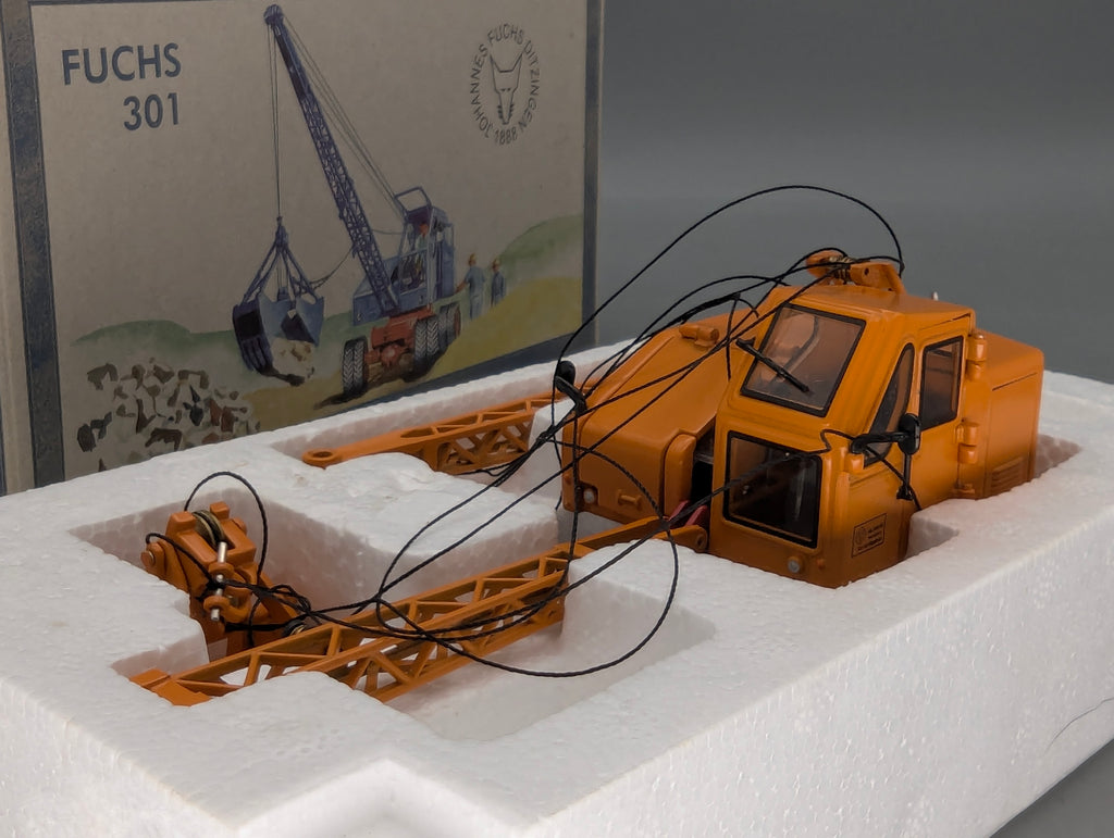 Excavadora Modelo 1:50 NZG 520 Fuchs 301 con embalaje original
