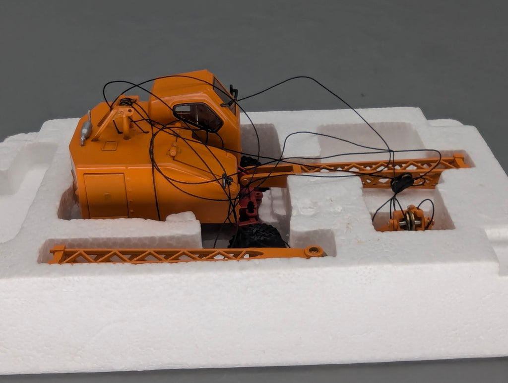 Excavadora Modelo 1:50 NZG 520 Fuchs 301 con embalaje original