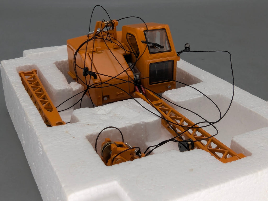 Excavadora Modelo 1:50 NZG 520 Fuchs 301 con embalaje original