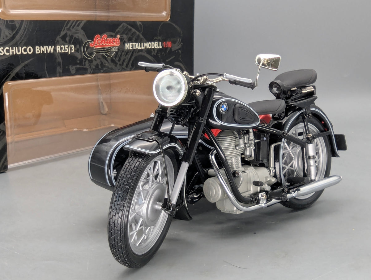 Motorcycle Model 1:10 Schuco BMW R25/3 black with sidecar with original packaging