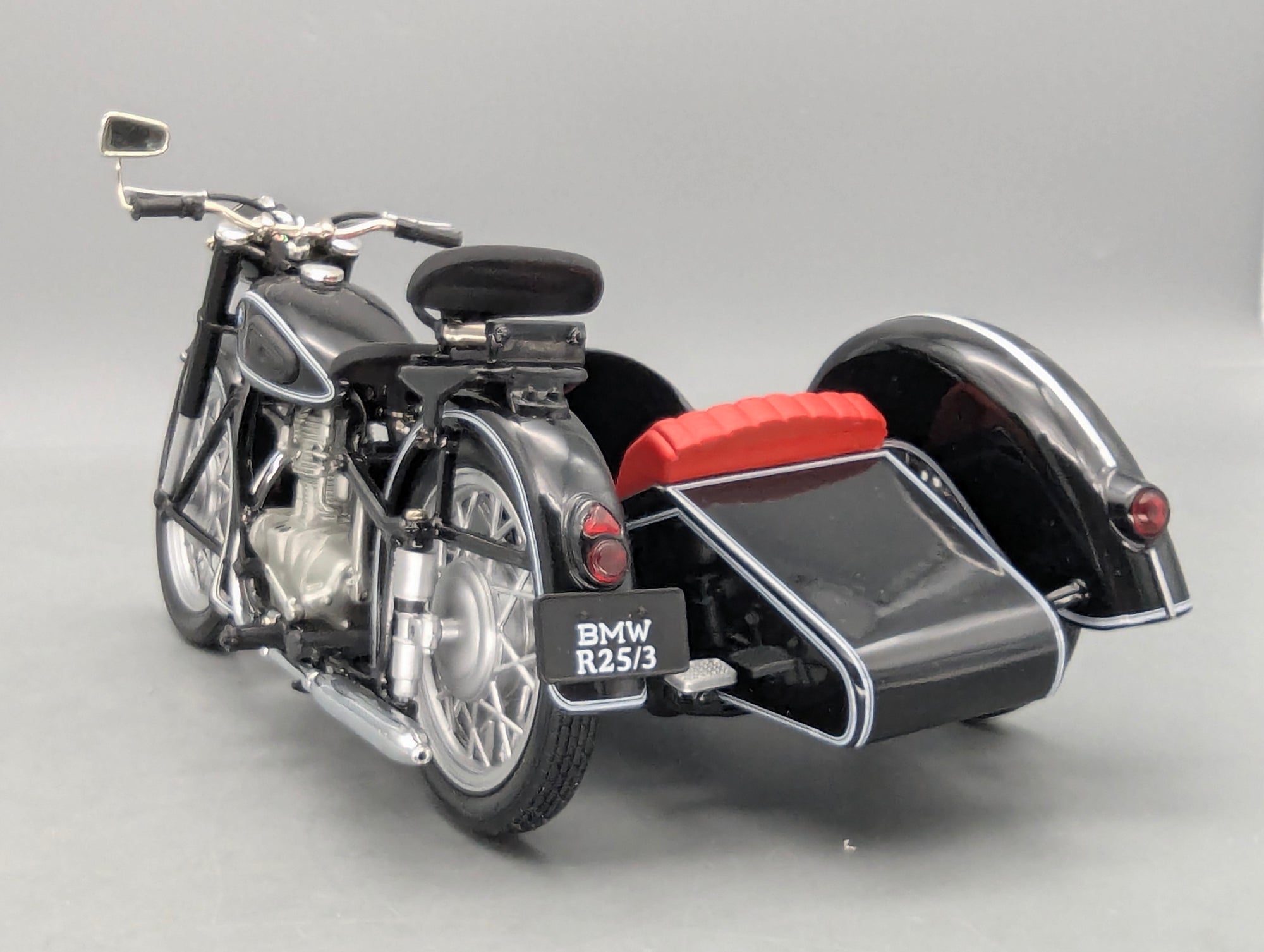 Motorcycle Model 1:10 Schuco BMW R25/3 black with sidecar with original packaging