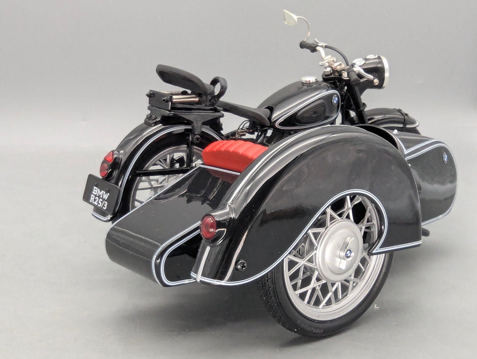 Motorcycle Model 1:10 Schuco BMW R25/3 black with sidecar with original packaging