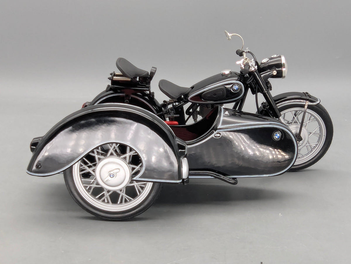 Motorcycle Model 1:10 Schuco BMW R25/3 black with sidecar with original packaging