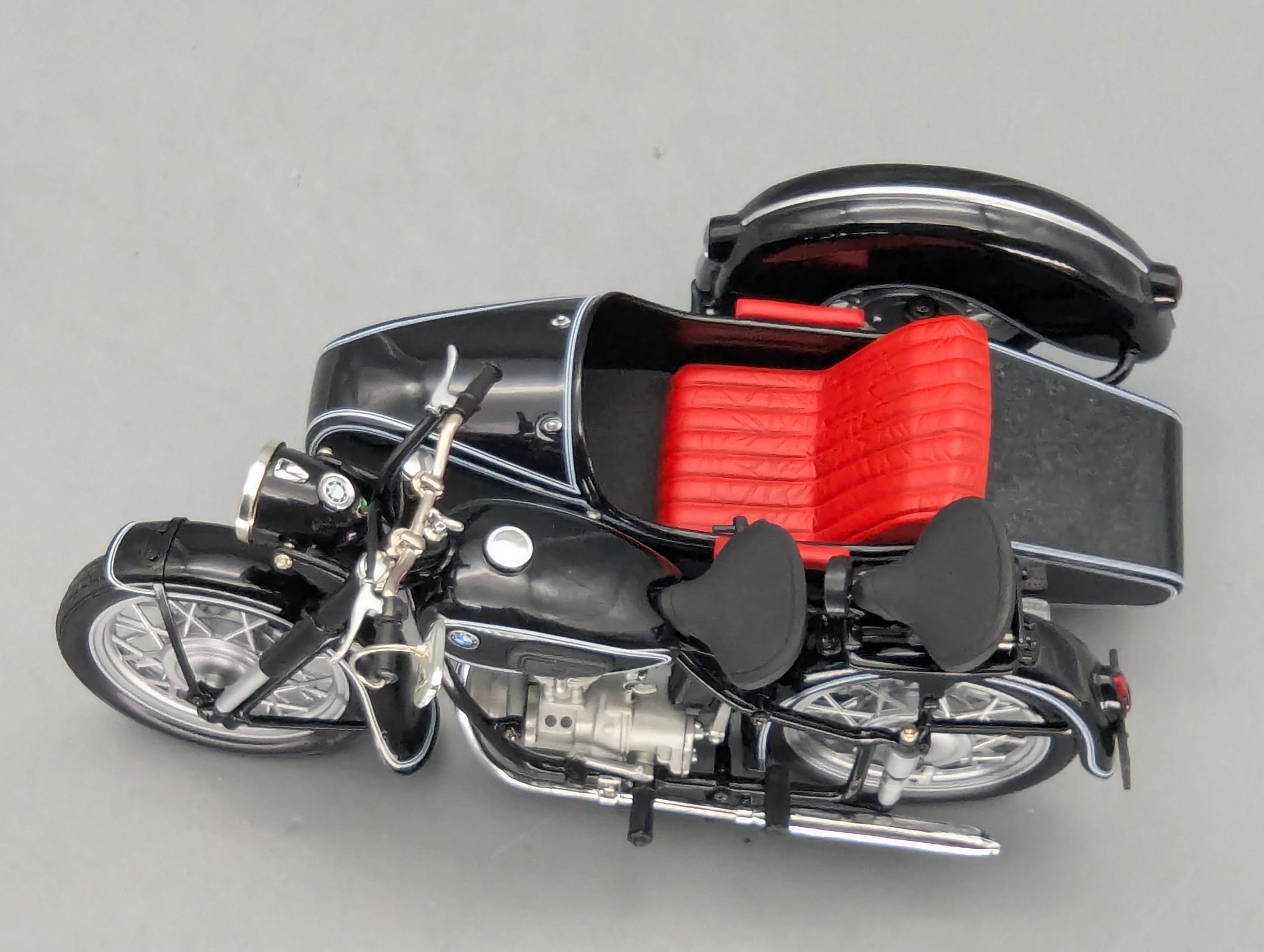Motorcycle Model 1:10 Schuco BMW R25/3 black with sidecar with original packaging