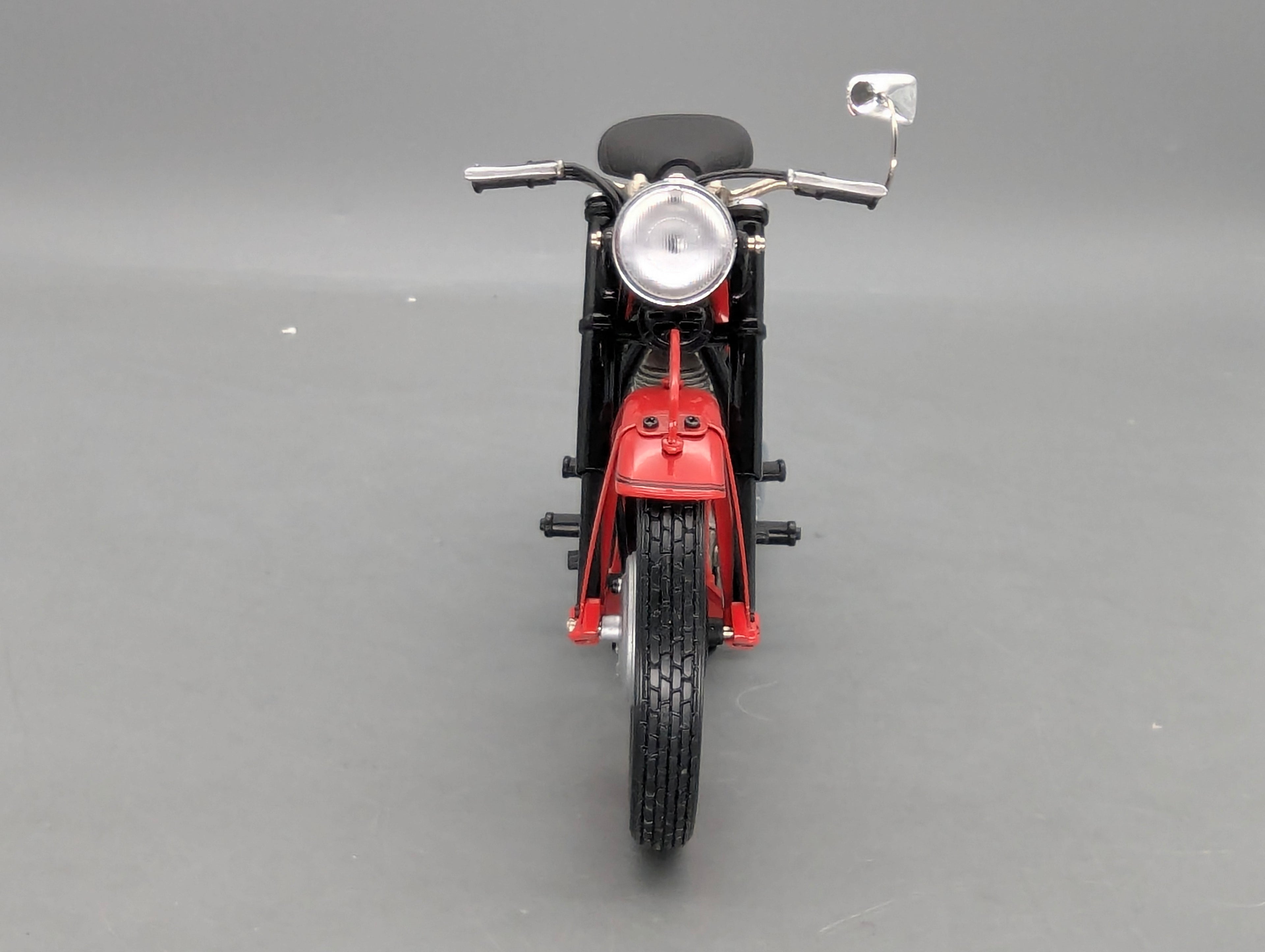 Motocicleta Modelo 1:10 Schuco BMW R25/3 Bomberos con caja original