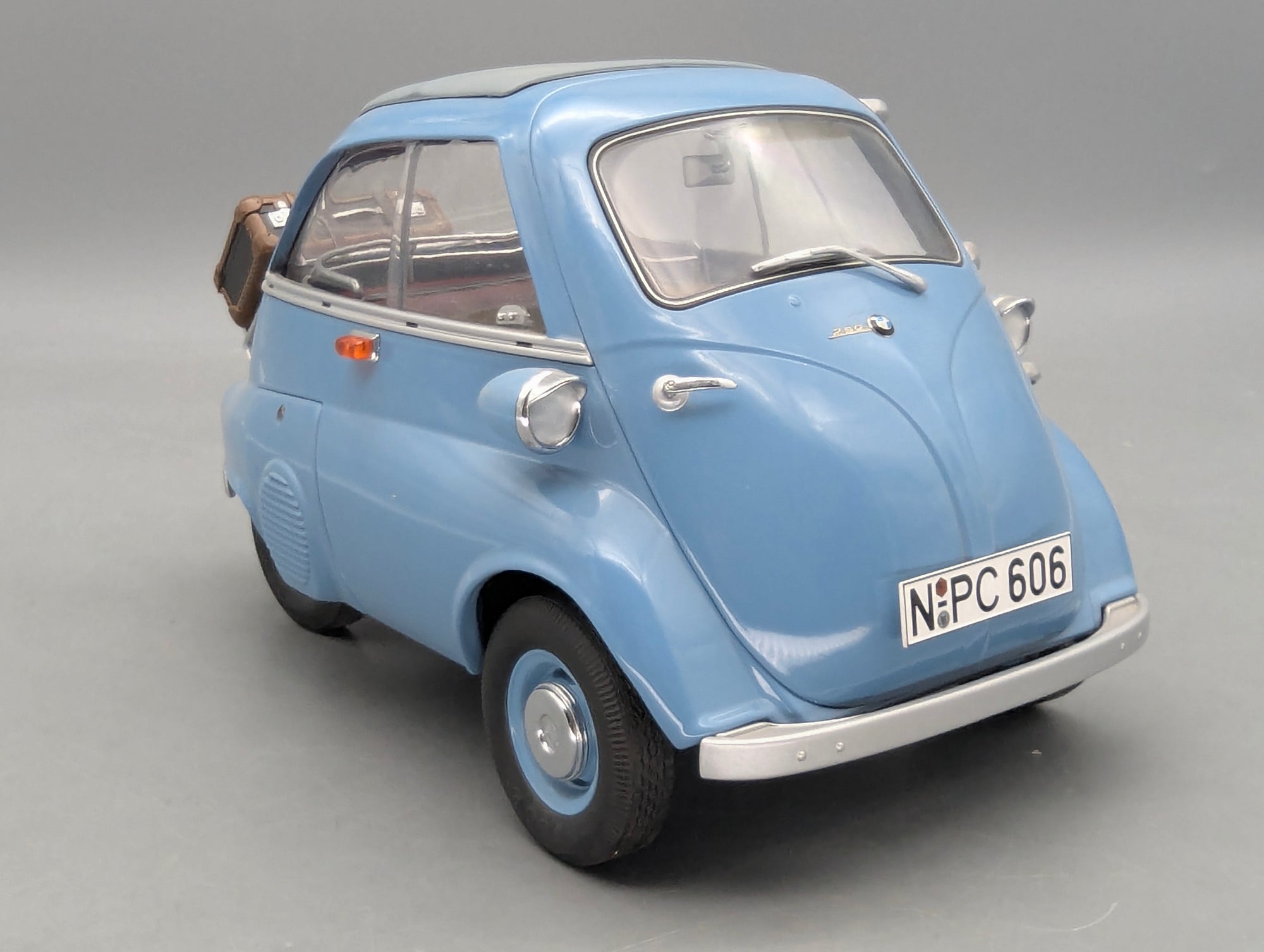 Coches a escala 1:12 Premium ClassiXXs BMW Isetta "Export" Azul Claro con embalaje original