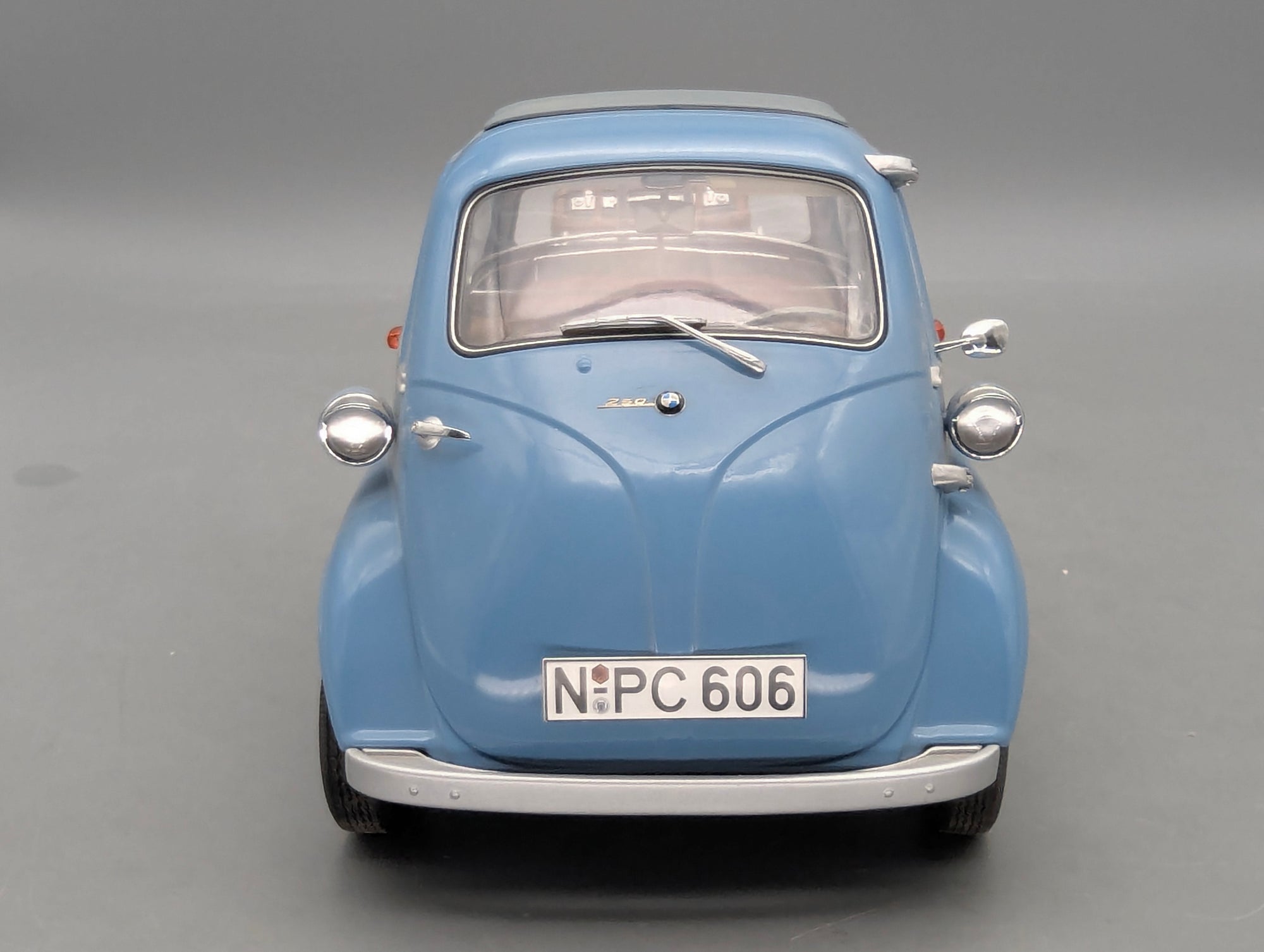 Coches a escala 1:12 Premium ClassiXXs BMW Isetta "Export" Azul Claro con embalaje original